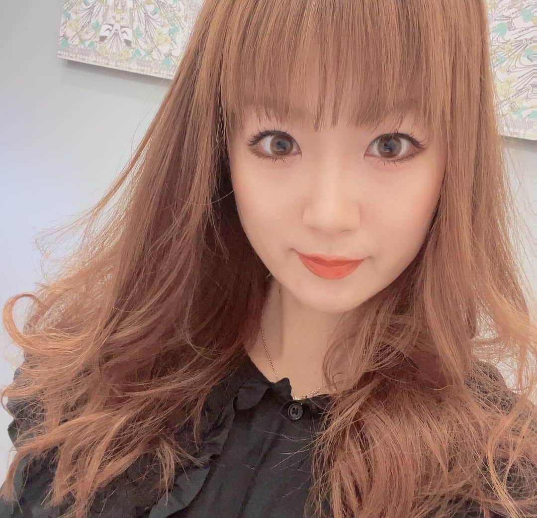中島彩さんのインスタグラム写真 - (中島彩Instagram)「私の幸せ至福時間…💕 @jolibeaute.official へ✨  よもぎハーブ蒸し→全身マッサージ→フェイシャル❤️  よもぎハーブ蒸しでしっかり汗をかいてなら、全身のリンパマッサージ😍しっかりこりをほぐしていただいて、疲れていた首肩腰も軽く…✨  フェイシャルでは、ピーリング効果もあるホワイトブレイズのコース💕 気になる毛穴の開きやざらつき、くすみも一層してくれます😍 オールハンドのエレクトロリフティングでほぐして流し、整えてリフトアップもトーンアップも即時に叶います💕  毎回予約日が来るのが楽しみで仕方ない月に一度のご褒美時間です😍💕  #ジョリボーテ苦楽園  #苦楽園口エステ  #エステサロン　 #オールハンドエステ  #マッサージ　 #リンパマッサージ #西宮エステ #よもぎハーブ蒸し  #痩身  #エレクトロリフティング」4月15日 16時02分 - aya.n.aya