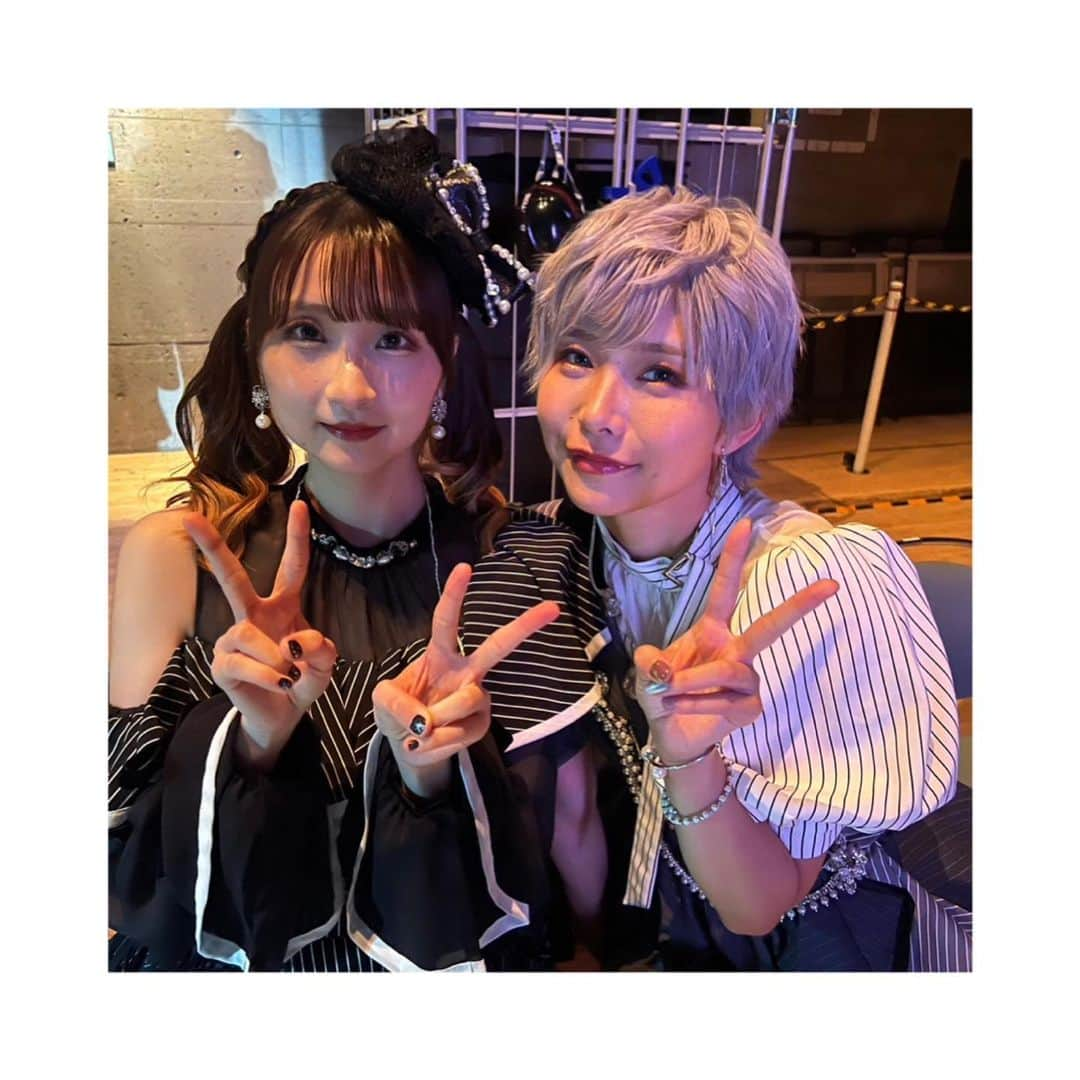 澁谷梓希さんのインスタグラム写真 - (澁谷梓希Instagram)「#電音部アザブ単独LIVE オフショット  1枚目 ウサギとカメで使ったぬいぐるみと📷 ぬいぐるみ持ちたいと駄々を捏ねたのは私だ。  2枚目 チームMisty Love....🫶 このライブはありしゃも引っ張ってくれた！  3枚目 Make Some Noiseの幕を開けるタイミングの練習に付き合ってた私。 ラスボスみいなポーズして登場してってじゅんちゃんに言われたよ😇  4枚目 まじでチワワな秋奈ちゃん🐕‍🦺 かわゆすなぁ…かわゆすなぁ…💓  5枚目 そんな秋奈ちゃんのリハを見守る私。 親みたいな気持ちになっちゃうね🫶  7〜8枚目 @1129kotomi がポニテ風の髪型を作ってくれたよ😌天才すぎる…。 メイクも爆盛れするので、ビジュが安定する。 いつもことさんにメイクしてもらいたい🥺  ＿＿ アーカイブはたくさん観てくれた？ まだまだ観れるから擦り切れるほど(うーん、マウスパッドが) なんどもなんども見てほしいな🫶」4月15日 16時09分 - azk_s811