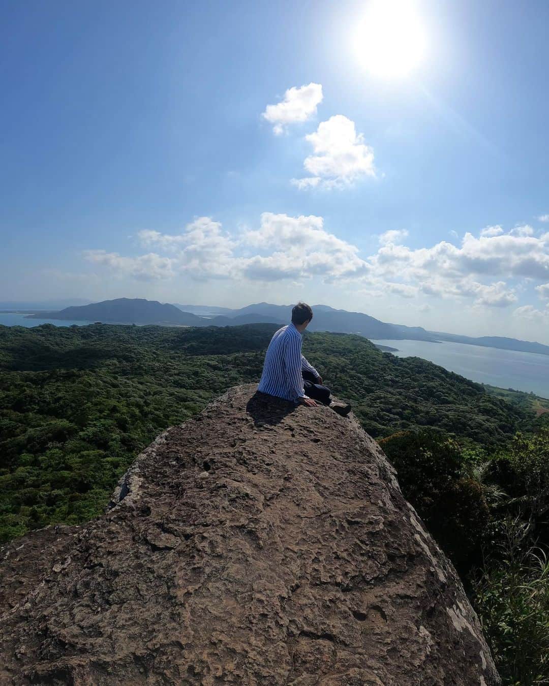 寺島速人のインスタグラム：「屋良部岳 登頂 今年から中学生のお友達と登りました。 #石垣島」