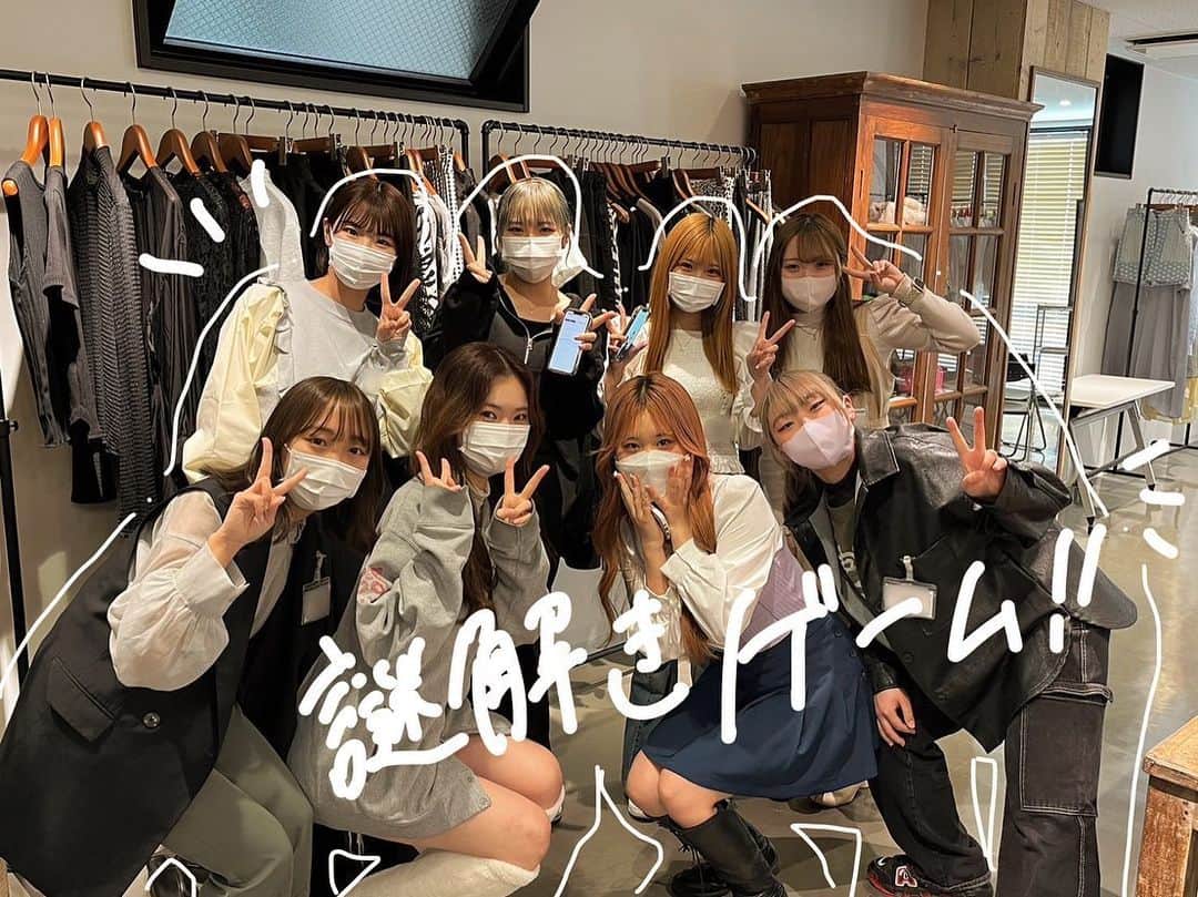 東京ベルエポック美容専門学校のインスタグラム：「ヘアメイク科・メイクファッション科の新入生🌸  学科・クラスを超えた コミュニティーゲーム🤝🏻✨  みなさん楽しそうに謎解きをしていました！！  #東ベル#東京ベルエポック美容専門学校#美容専門学校ベルエポック東京校 #美容学生#美容学校#美容進学#美容垢#美容師#美容垢さんと繋がりたい #美容師になりたい #美容師になろう#オープンキャンパス#美容師#ヘアアレンジ#ヘアセット#ヘアメイク#アイリスト#アイデザイナー#ヘアメイクアーティスト#ブライダルヘアメイク#トータルビューティー#スタイリスト#エステティシャン#メイクアップアーティスト#東京ベル#ljk#sjk#fjk#高校生男子 --------------- 『東ベルパンフレットのご請求/オープンキャンパス予約』こちらから💁‍♀️💁‍♂️ @tokyo_belle」