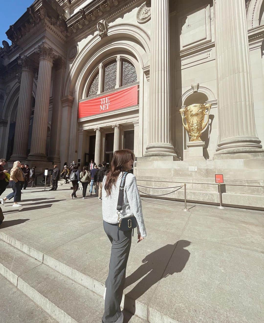 九里聖莉奈さんのインスタグラム写真 - (九里聖莉奈Instagram)「. ⁡ 👩‍🎨 ⁡ #kuriseri #metropolitanmuseum #met #nyc」4月15日 17時54分 - serinakuri
