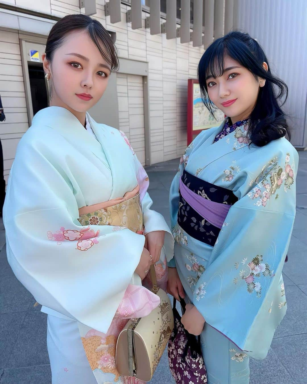 いけながあいみさんのインスタグラム写真 - (いけながあいみInstagram)「👘💙 ・ 美人なNARUちゃんと♡ ・ 2人とも青っぽい着物だった😄✨ ・ 浅草観光のお客さんが多くて、着物のレンタルの需要すごいらしいよ！ ・ 予約取れないらしい😆  #着物 #kimono #浅草 #asakusa #着物レンタル #着物コーディネート #春 #春コーデ #春カラー #黒髪 #和服」4月15日 17時54分 - aimicat424