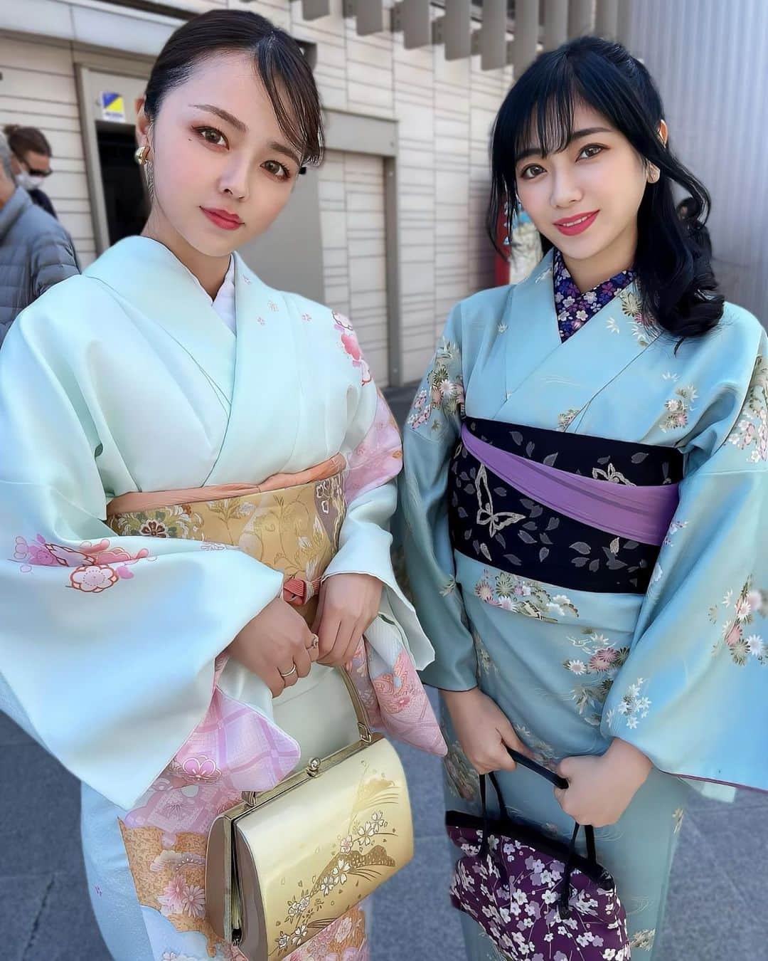 いけながあいみのインスタグラム：「👘💙 ・ 美人なNARUちゃんと♡ ・ 2人とも青っぽい着物だった😄✨ ・ 浅草観光のお客さんが多くて、着物のレンタルの需要すごいらしいよ！ ・ 予約取れないらしい😆  #着物 #kimono #浅草 #asakusa #着物レンタル #着物コーディネート #春 #春コーデ #春カラー #黒髪 #和服」