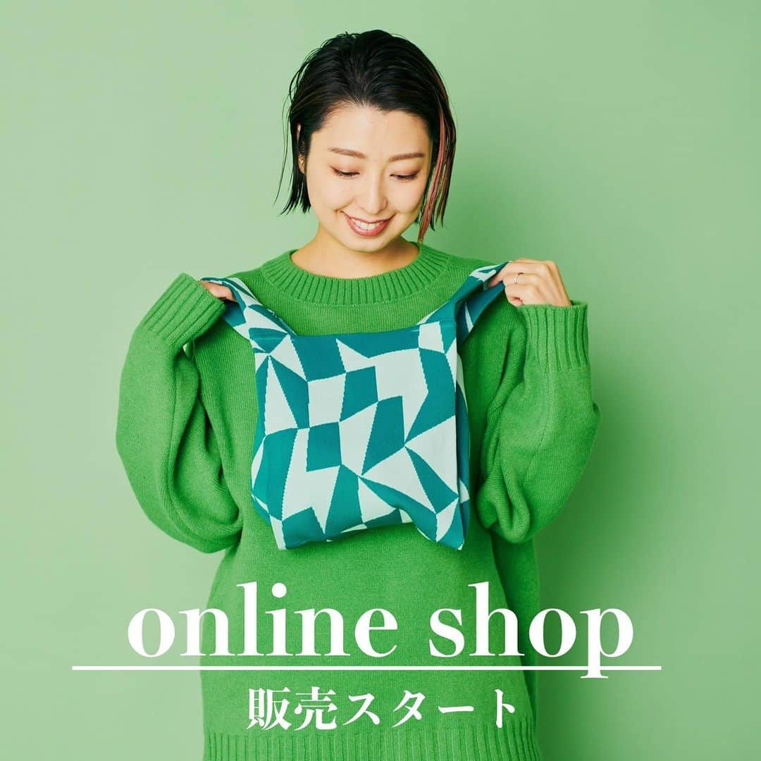 春花きららさんのインスタグラム写真 - (春花きららInstagram)「online shop  Sales start ▶︎▶︎▶︎  人気No. 1のニットアイテム🧵✨  洗えるニットバッグが本日よりオンラインショップにて販売スタートしました✨  持ってるのを忘れるくらいとても軽い！！ 何より洗えるところが1番の人気ポイント👏  ぜひチェックお願いします♡  #ニットバッグ  #洗えるニット  #幾何柄  #haruhana  #haruhanastyle #ハルハナ  #セレクトショップ  #日本製ニット  #ハイクオリティ  #着心地  #素材感  #体型カバー  #大切に  #ファッション  #コーディネート  #ファッションライフ  #ご提案」4月15日 18時02分 - maiko_kirara