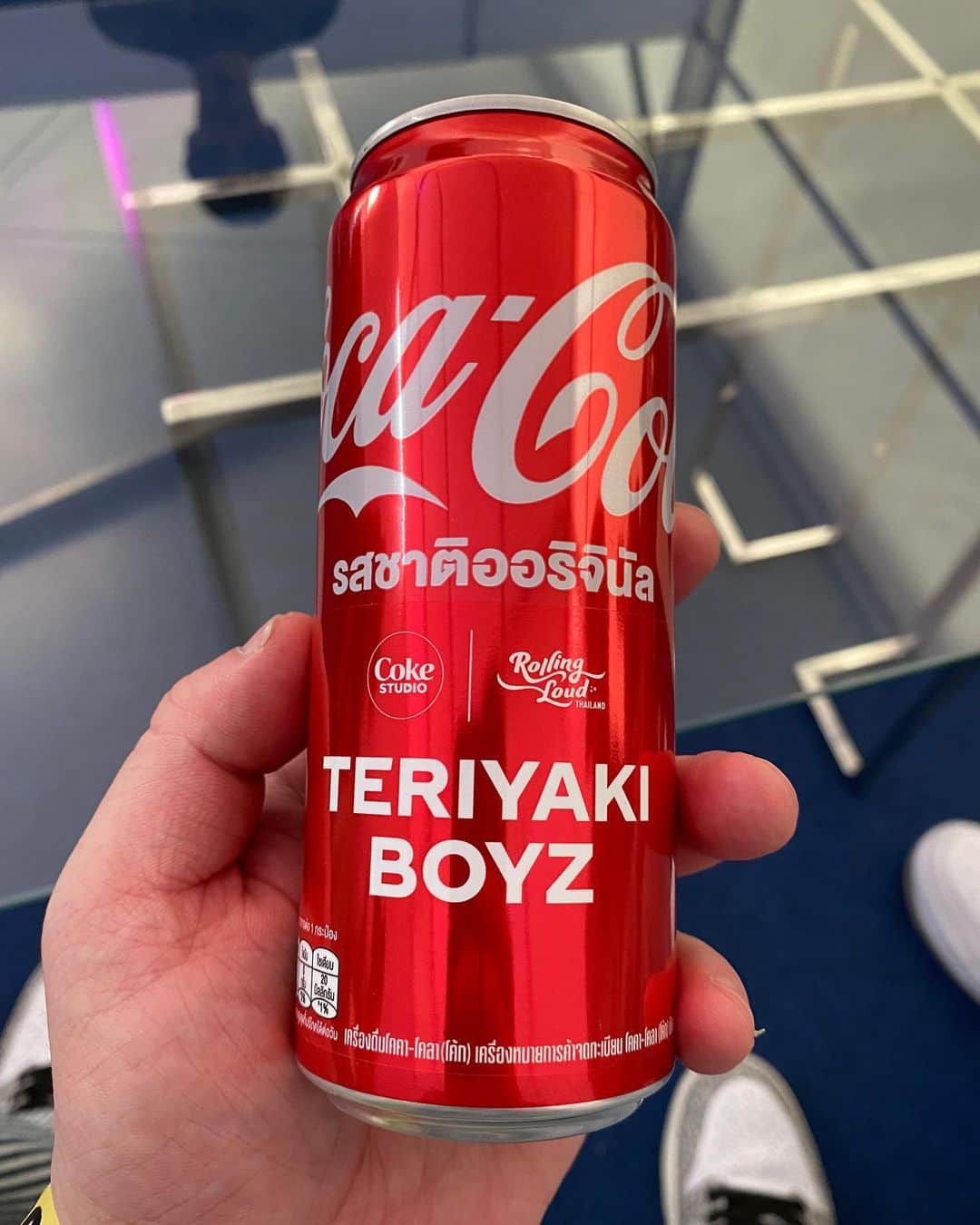 WISEのインスタグラム：「Thirsty..? Coca-cola × Teriyaki Boyz 🔥🔥🔥 #rollingloudthailand2023  #Teriyakiboyz #colacola」