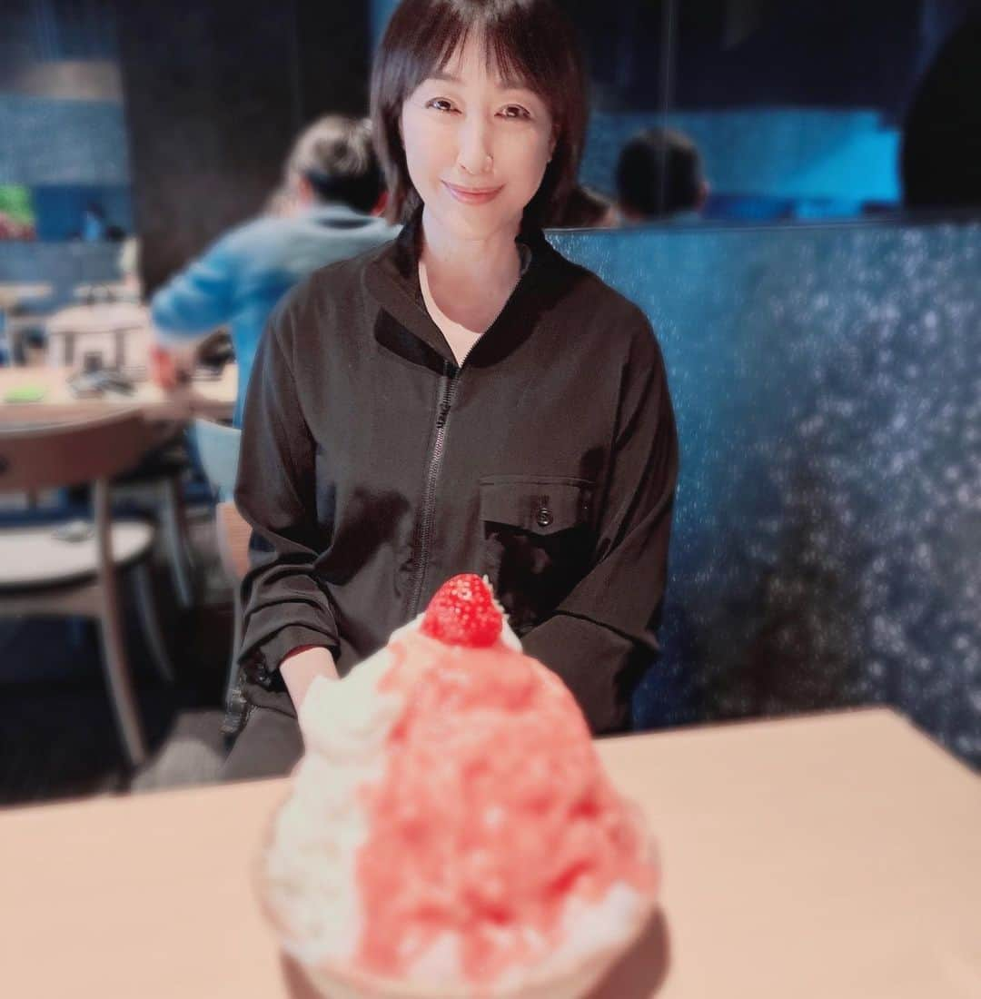 高島礼子さんのインスタグラム写真 - (高島礼子Instagram)「すっかり かき氷🍧にハマってます 食通の友人がカメラ📷で撮ってくれました🍧  #厨くろぎ  #かき氷  #ハマってます  #美味しい #女子会」4月15日 18時03分 - reico.official