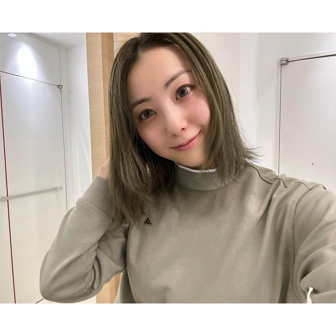 Shizukaさんのインスタグラム写真 - (ShizukaInstagram)「NEW WEAR. 抜けた髪色とWEARの色が同じw #DreamShizuka #adidas #workoutdays #良い髪色ですねと褒められる #色落ちも楽しめるのは最高やん」4月15日 18時15分 - shizuka_dream06