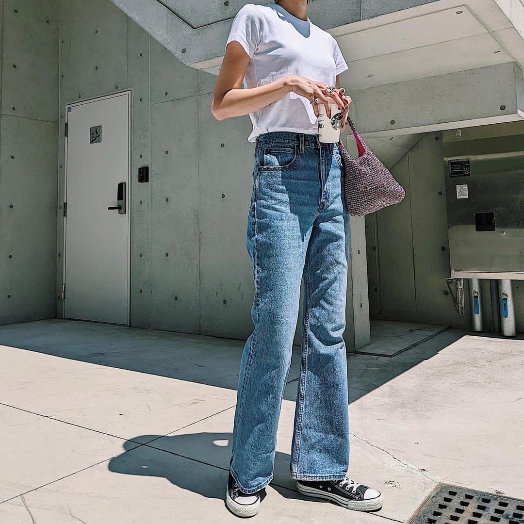 maai0528のインスタグラム：「〻👩🏼‍🌾🦊🍎🌻 Ｓometimes‥💜 これにジャケット羽織ってた。 ． ． ． #fashionstyle  #Levis  #converse  #uniqlo  #pixelで撮影」