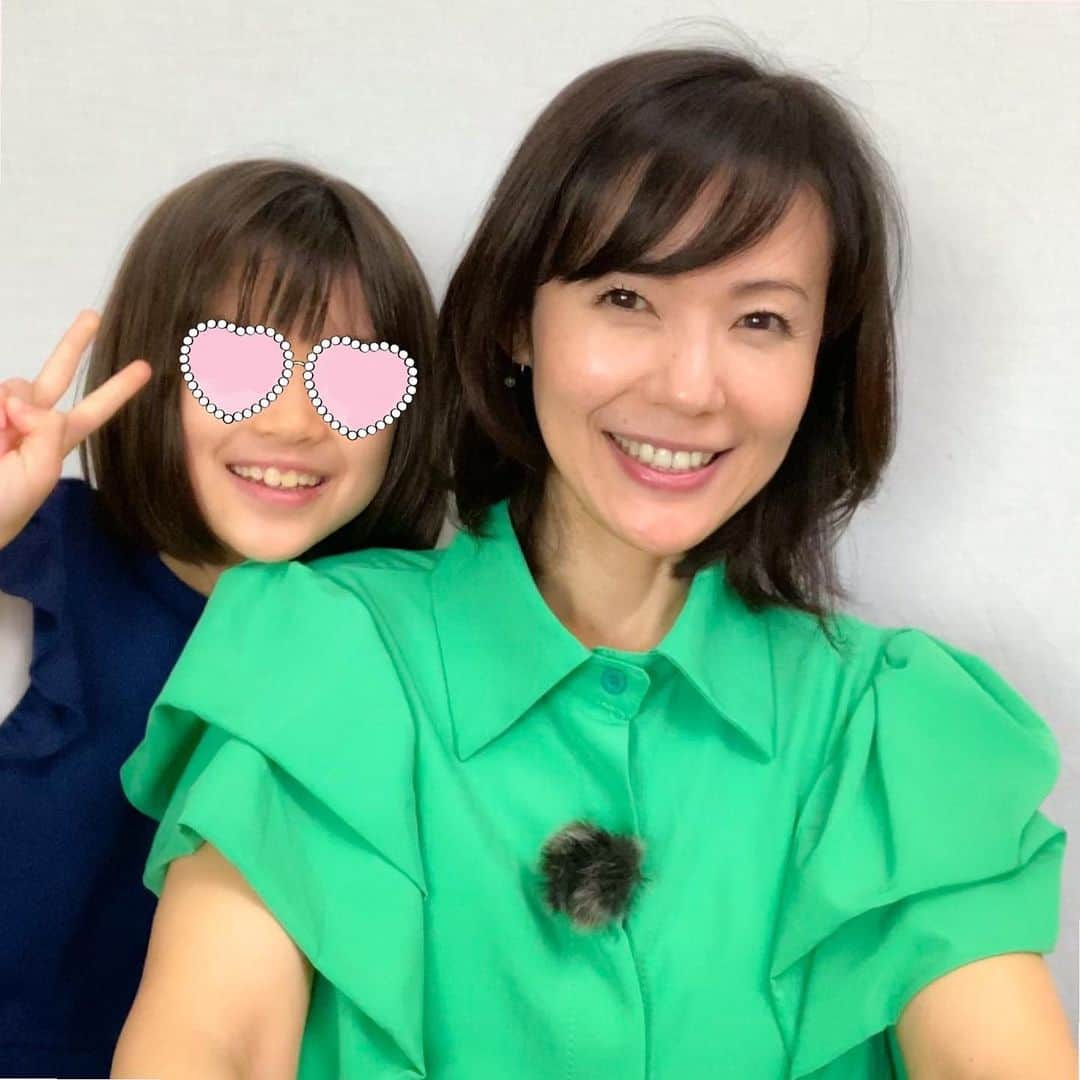 六車奈々さんのインスタグラム写真 - (六車奈々Instagram)「今日は朝9時30分から2時間の講演。某大手労働組合の皆さまに、『健診と検診』というタイトルでお話させていただきました❤️ zoomでの講演が終わると、いつもせりが甘えん坊にやってくるのですが、チュウをするとイヤがられるのはどうして？  #講演 #オンラインで #ありがとうございました  #子育て #働くママ  #ワーママ  #六車奈々   #japan #japanese #japanesebeauty #beauty #ootd」4月15日 18時51分 - nanarokusha