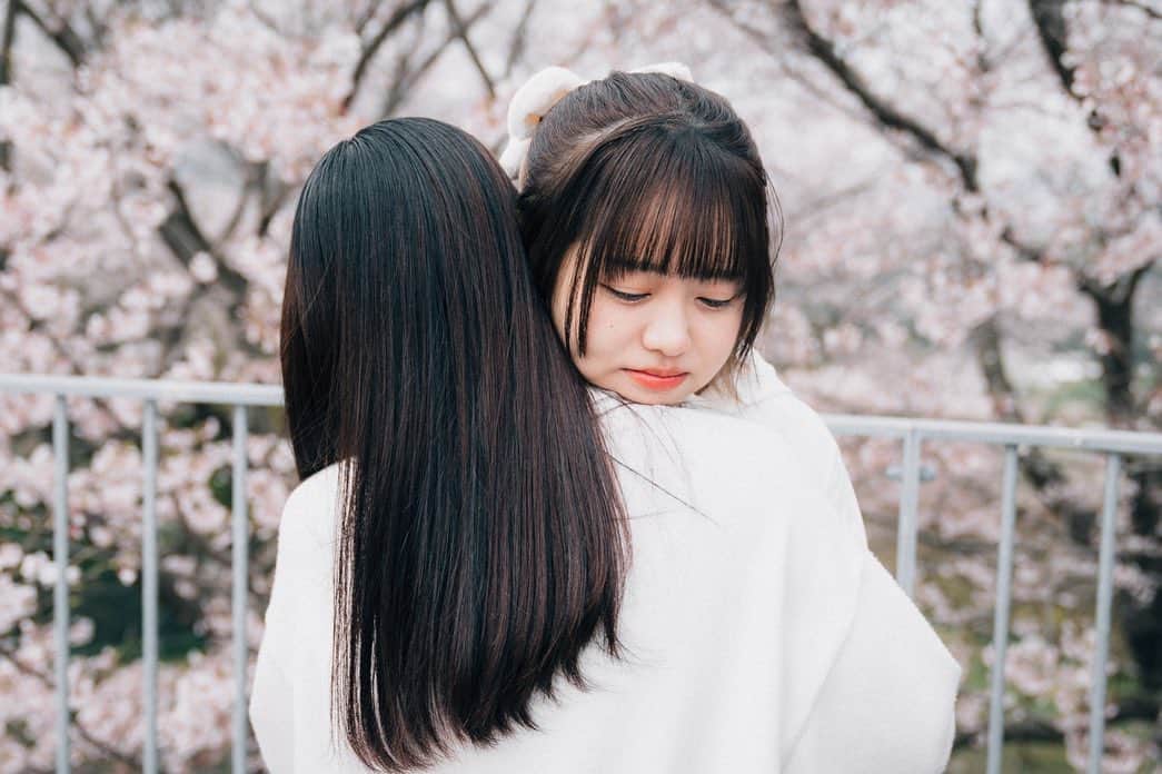 キム・イェリンさんのインスタグラム写真 - (キム・イェリンInstagram)「#花束とオオカミちゃんには騙されない 明日22時、第7話 ついに脱落回放送です。  1番きて欲しくない日で、このまま時間が止まって欲しいと思いました🥲  最高の11人で過ごす時間を皆さん是非、見守って欲しいです◡̈   明日の放送が終わったら24時間限定の復活投票が行われます。 是非協力してください！  +放送後インスタライブも少しする予定です。 よろしくお願いします🤲 @ookami_official  _ #花束オオカミ #abema #ちせ」4月15日 18時58分 - peach_chu_