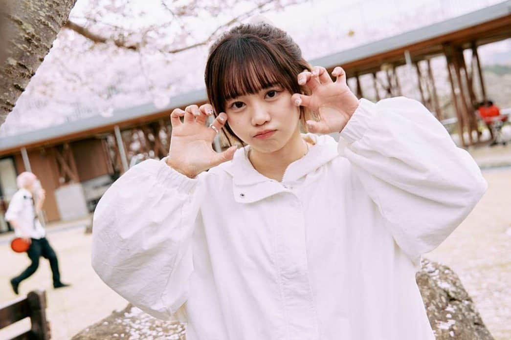 キム・イェリンさんのインスタグラム写真 - (キム・イェリンInstagram)「#花束とオオカミちゃんには騙されない 明日22時、第7話 ついに脱落回放送です。  1番きて欲しくない日で、このまま時間が止まって欲しいと思いました🥲  最高の11人で過ごす時間を皆さん是非、見守って欲しいです◡̈   明日の放送が終わったら24時間限定の復活投票が行われます。 是非協力してください！  +放送後インスタライブも少しする予定です。 よろしくお願いします🤲 @ookami_official  _ #花束オオカミ #abema #ちせ」4月15日 18時58分 - peach_chu_