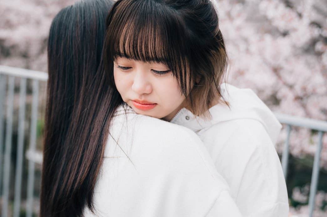 キム・イェリンさんのインスタグラム写真 - (キム・イェリンInstagram)「#花束とオオカミちゃんには騙されない 明日22時、第7話 ついに脱落回放送です。  1番きて欲しくない日で、このまま時間が止まって欲しいと思いました🥲  最高の11人で過ごす時間を皆さん是非、見守って欲しいです◡̈   明日の放送が終わったら24時間限定の復活投票が行われます。 是非協力してください！  +放送後インスタライブも少しする予定です。 よろしくお願いします🤲 @ookami_official  _ #花束オオカミ #abema #ちせ」4月15日 18時58分 - peach_chu_