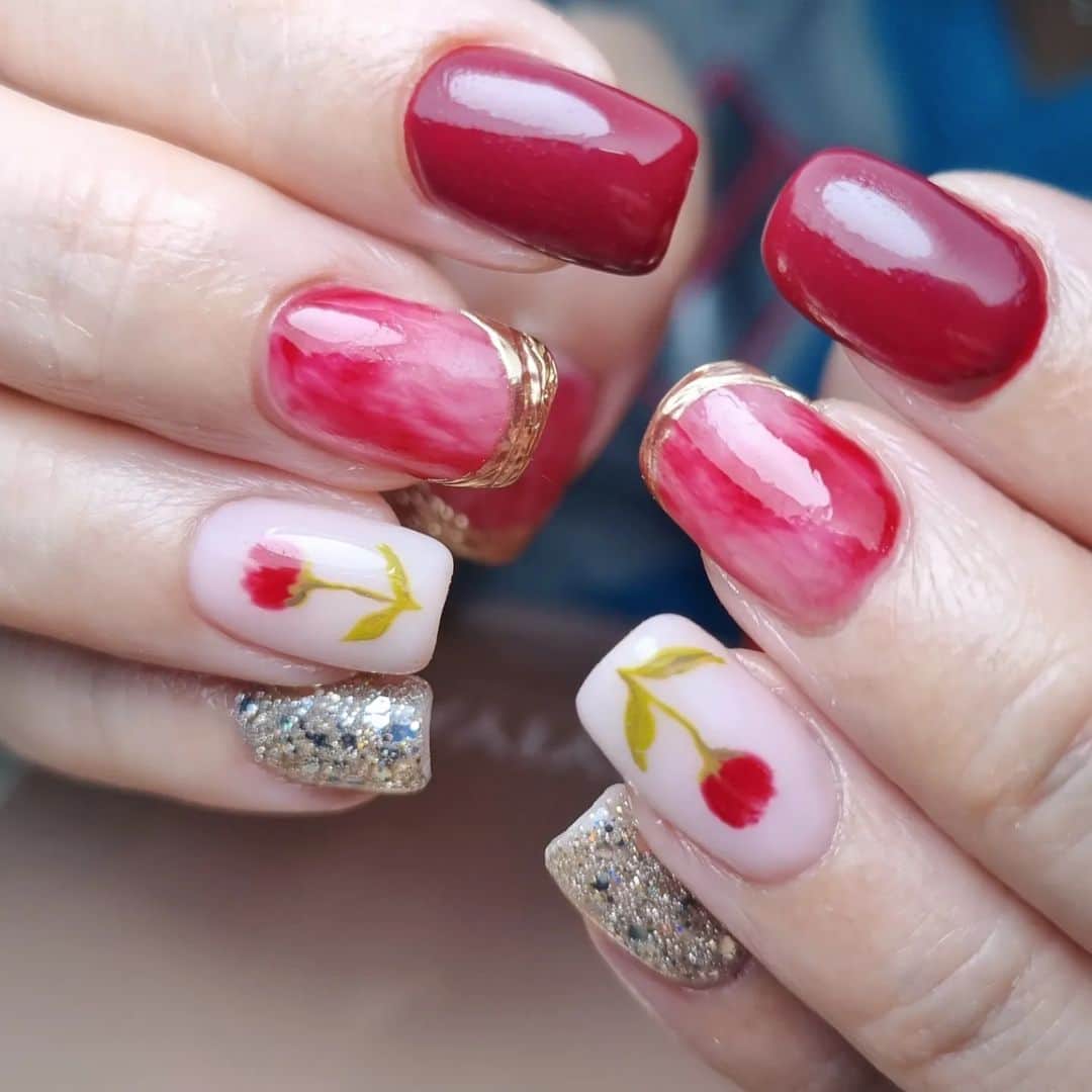 Yingのインスタグラム：「Base colour: Didier Fiber Base Soft White, Ruyigel #133, Premdoll B10 Art: Ruyigel #133, PREGEL Art Liner in Olive Chrome: Bettygel Non Wipe Art Deco Gel and PREANFA Mirror Powder Champagne   Inspo: @soleil___nail  SHOP: @nailwonderlandsg www.nailwonderland.com」