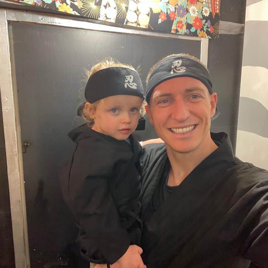 ミッチェル・デュークさんのインスタグラム写真 (ミッチェル・デュークInstagram)「🥷 Ninja Cafe 🥷」4月15日 19時