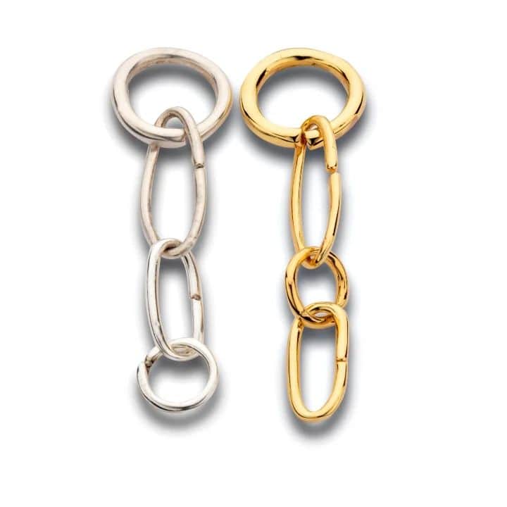 のインスタグラム：「pair of odd “link” earrings in silver and gold plated. #iossellianisilverjewelry #iosselliani #oddearrings #earringsoftheday #silverjewellery #goldplatedsilver #pairofearrings #jewelrylovers」