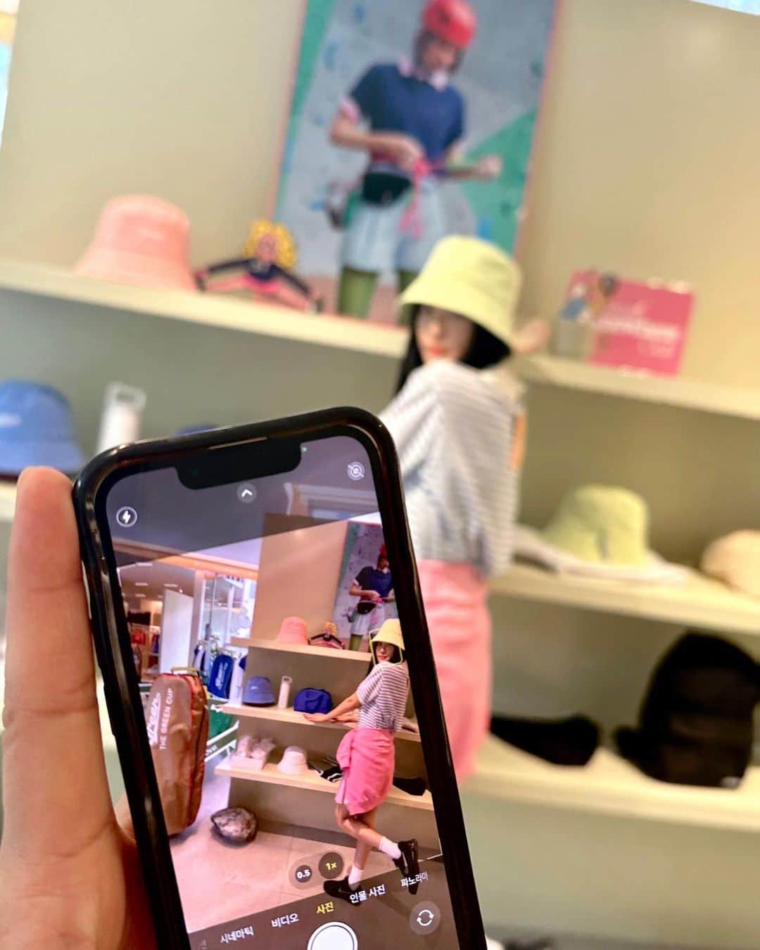 ジュヨン のインスタグラム：「✨ @cloveclub ✨입으면 뭔가 상큼해지는 느낌😝🤩 산뜻한 컬러감으로 기분까지 좋아진다잉 💖😘」