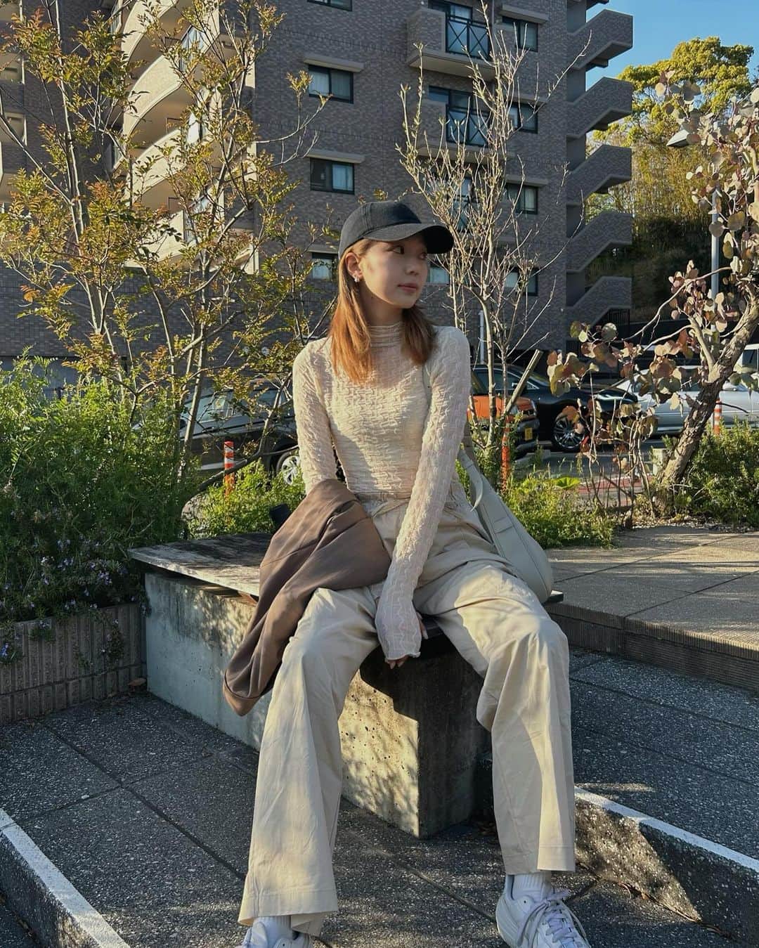 美舞さんのインスタグラム写真 - (美舞Instagram)「. . ちょっぴりスポーティーな感じは 新鮮でソワソワしますがどうですか🙋‍♀️🙋‍♀️ @zara の売れ残りゾーンは 高身長のクローゼットにピッタリゾーン。 丈長くて、着心地良くて合わせやすくて満足。 . #高身長女子 #高身長コーデ #高身長 #私服　#fukuoka」4月15日 19時31分 - mibuki__.39