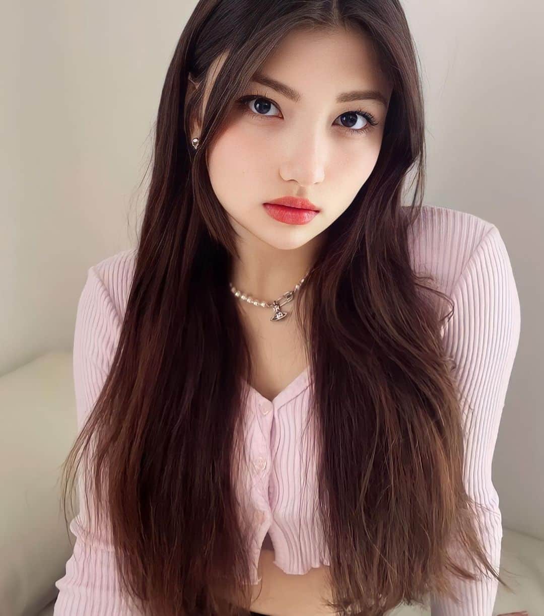 りりあのインスタグラム：「sʜᴇɢʟᴀᴍ使ってメイク❤︎  2枚目の写真のリップオイルおすすめー！  ɪᴛᴇᴍs リップオイル3219389 リップグロス11199172 コントロールパウダー1185801 フェイスパウダー2960268 コントゥア3455762  割引クーポン番号：sɴᴄ6060 1～5,999円　15%ᴏғғ 6,000円以上　20%ᴏғғ  ※ sʜᴇɪɴでお得に生活シリーズをゲットしよ！  #SHEGLAM #SHEIN #SHEINbeauty #shein購入品 #シーイン #beautyproducts #おすすめ」