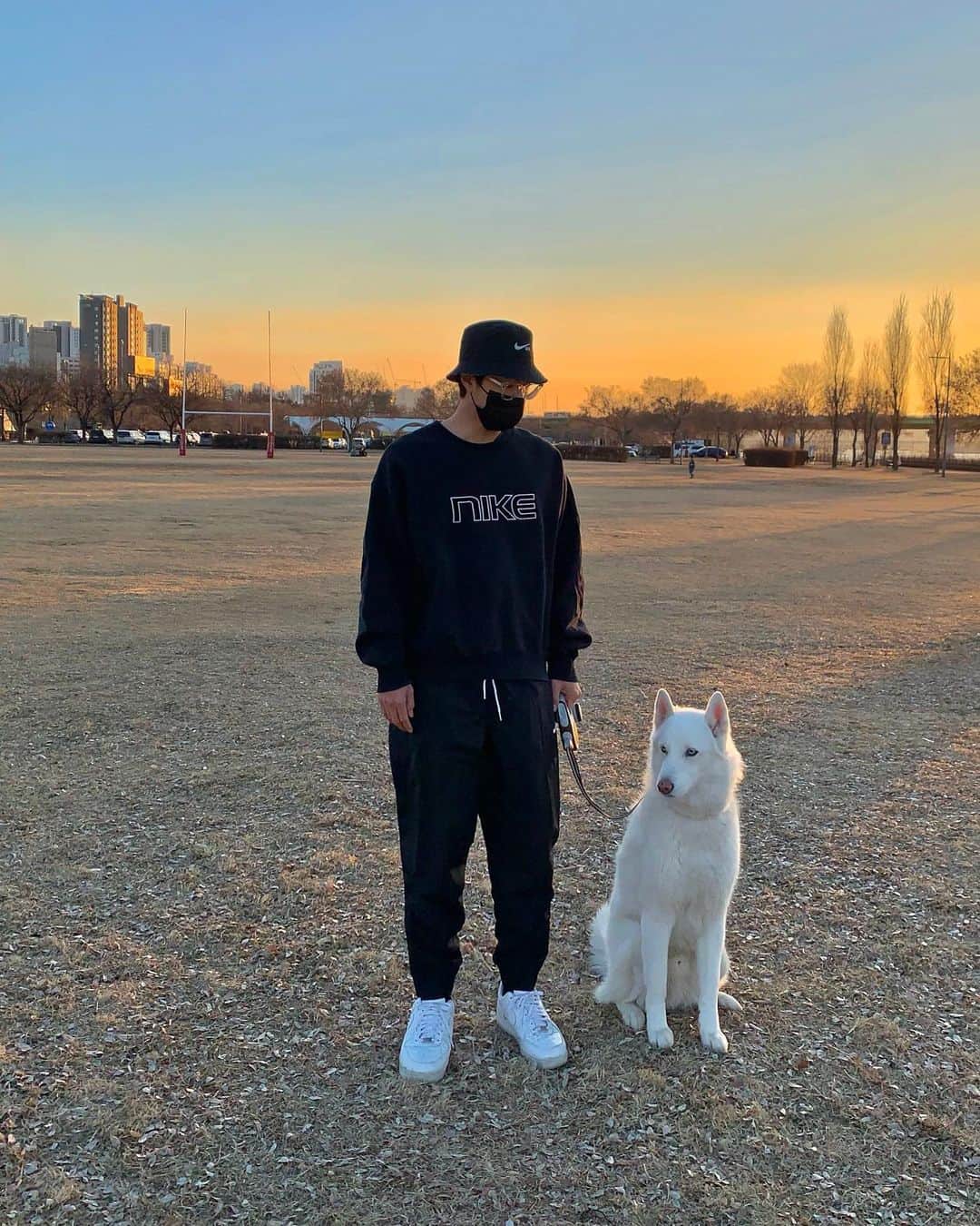 ホン・ジョンヒョンのインスタグラム：「👋」