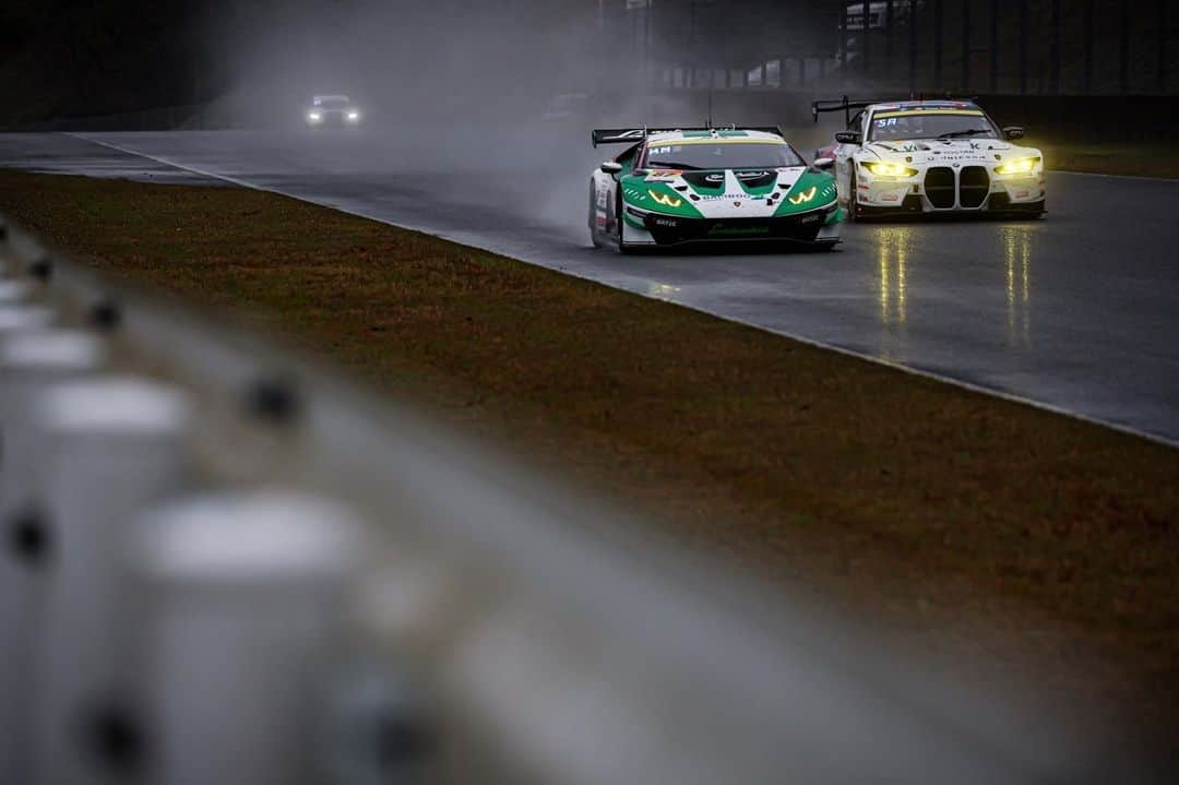 松浦孝亮のインスタグラム：「2023 Super GT Rd.1 Okayama QF P24  2023年シーズンが始まりました。 開幕の岡山は雨。 非常に難しいコンディションの中予選が行われました。 Q1がスタートする14時にはコースコンディションは豪雨。 我々の1番苦手なコンディションになってしまい、アタックする前に赤旗中断。まさかのセッション終了になってしまい、グループ12位で明日は24番スタートとなりました。 明日も難しい天候の中でのレースになりそうです。 レースは最後まで分かりません。 諦めずに頑張ります。 #jloc #lamborghini #lamborghinihuracangt3  #supergt」