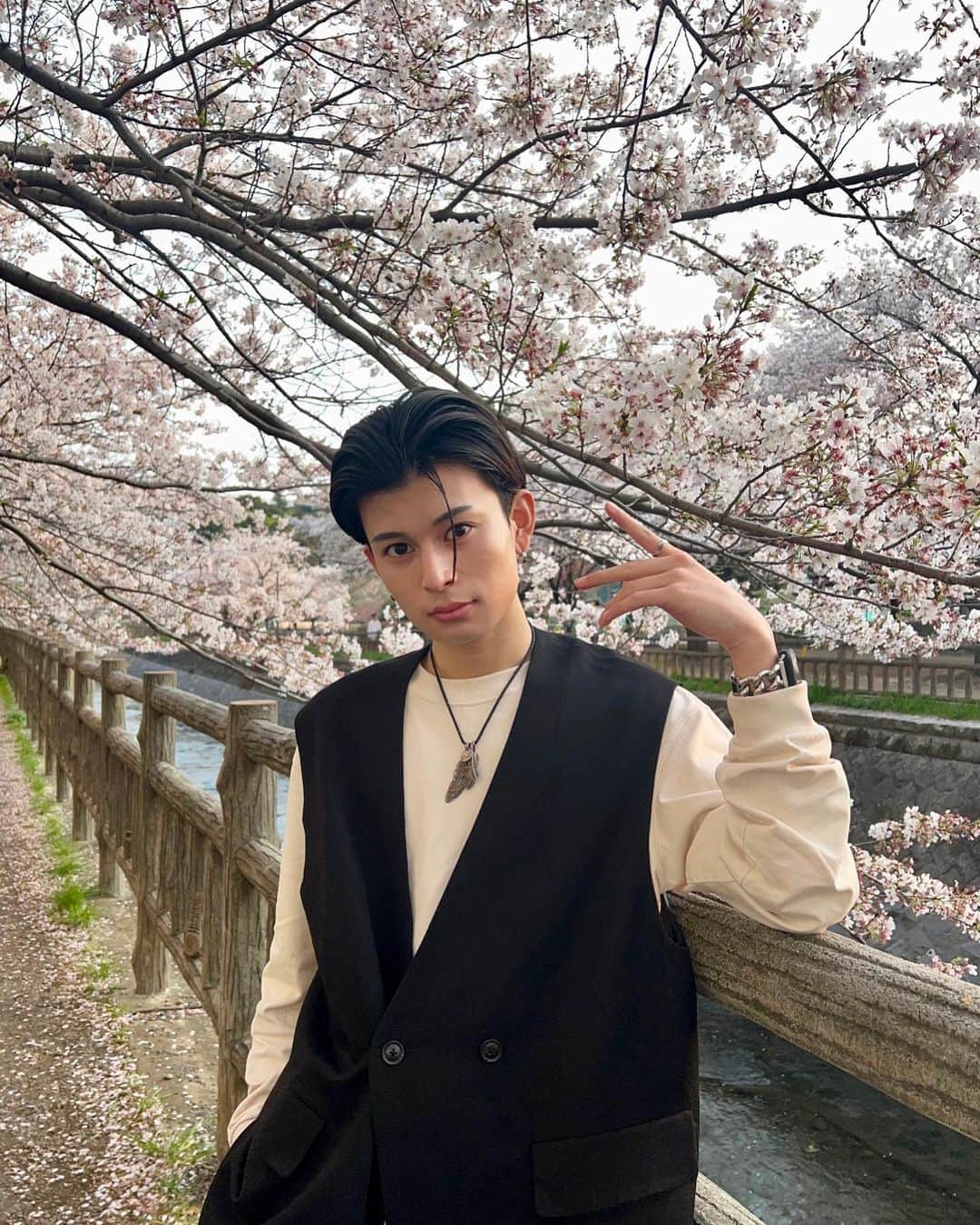 中野蒼空のインスタグラム：「憧れの人の髪型真似した😖」