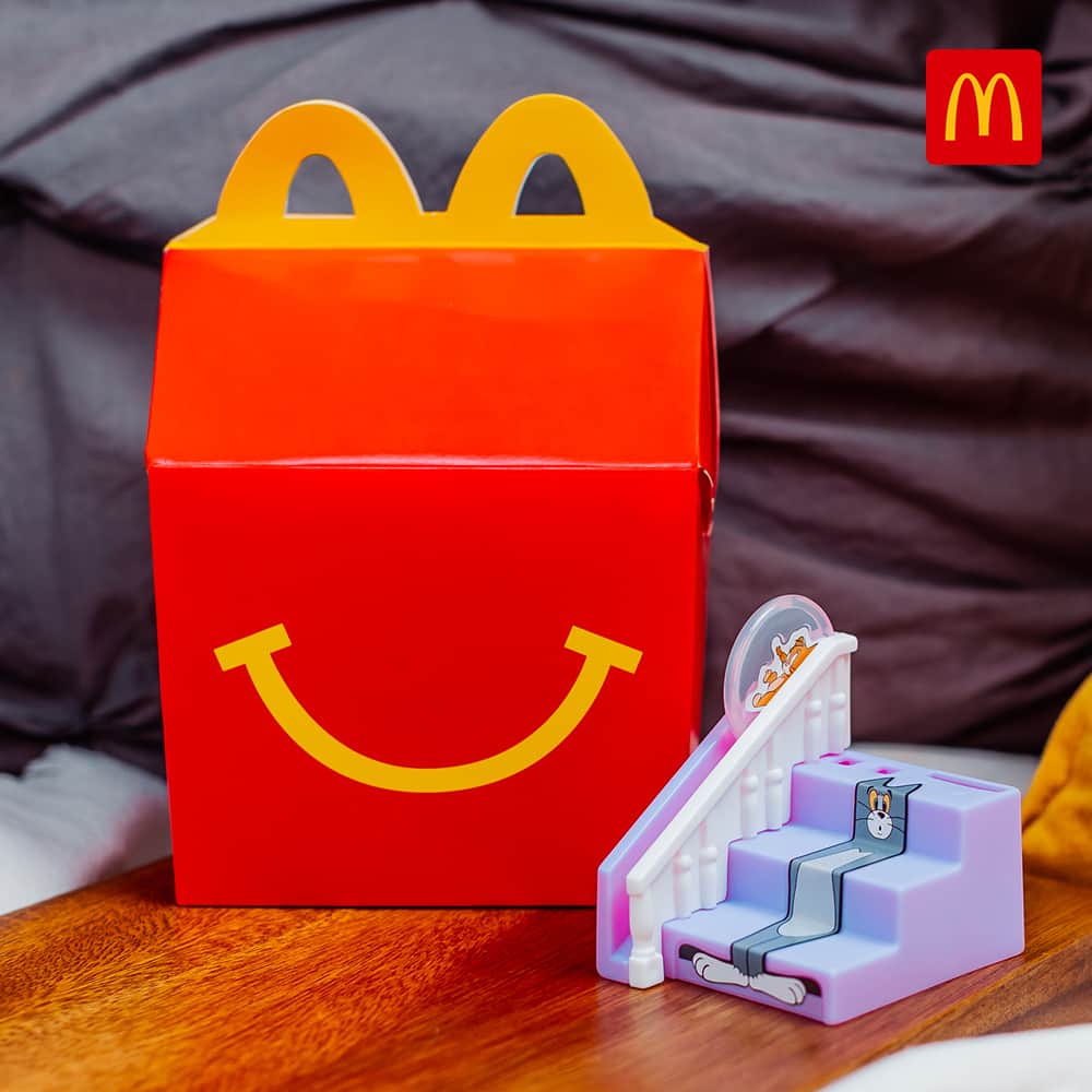 McDonald's Philippinesのインスタグラム：「Let Tom and Jerry’s crazy antics continue at home this weekend 🙈 Bring home our newest Happy Meal Collection for the kids. Order yours now via McDelivery!」