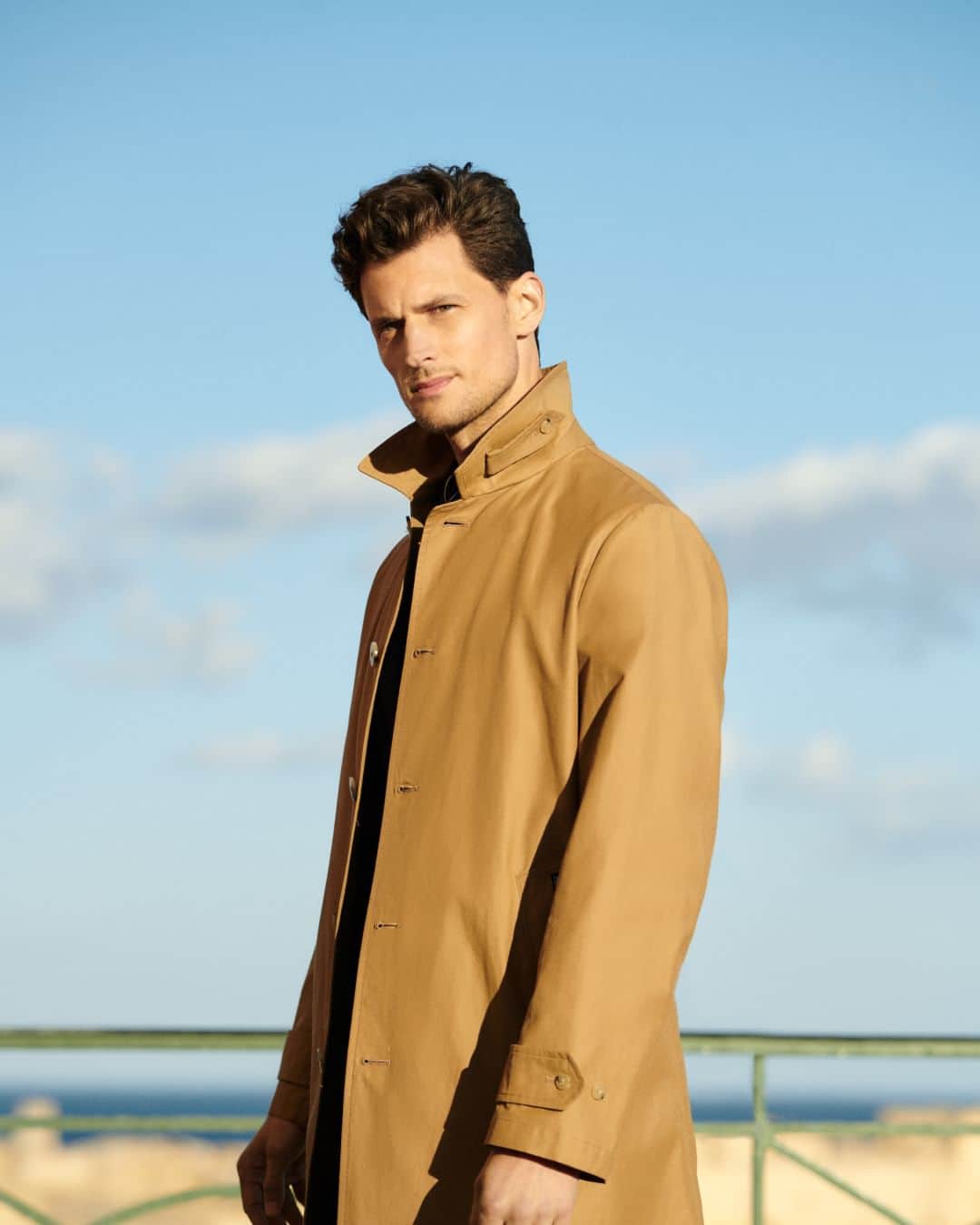 ファッソナブルのインスタグラム：「Façonnable trench coats are made from an Italian technical fabric that is both water-repellent and wind-resistant. Find a versatile transitional companion in our selection of coats and jackets  #Façonnable #Amafaçon」