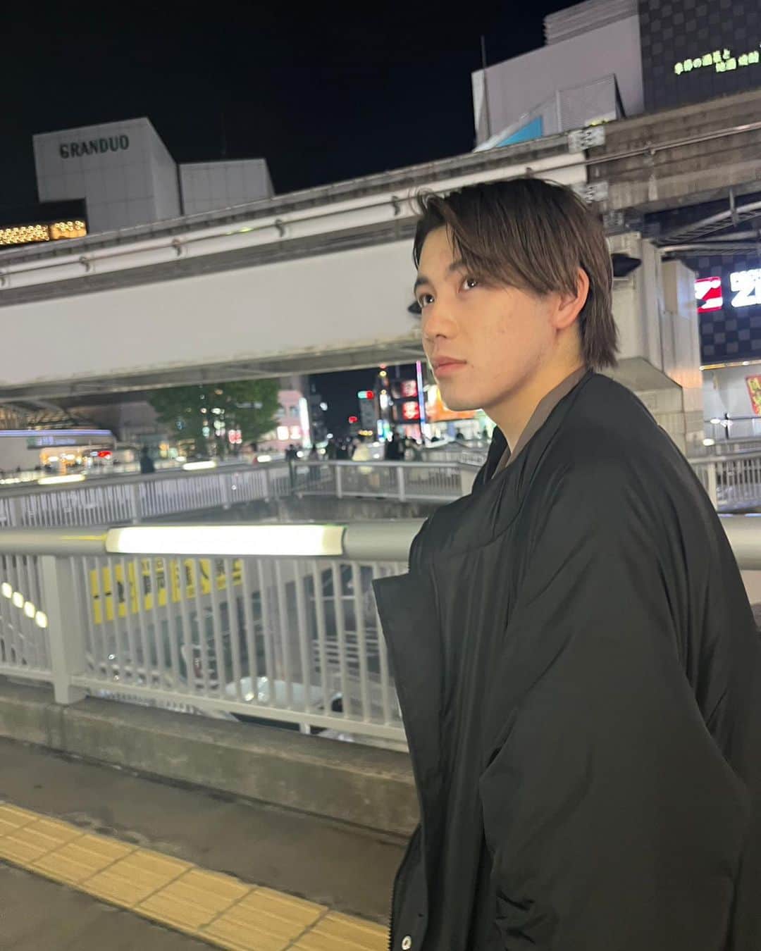 佐藤颯太のインスタグラム：「Spring night🙂🙂🙂  ・ ・ ・ ・ ・  #Spring #night  #おすすめ #fyp   #japan  #셀카샷  #셀카  #패션  #데일리룩  #dailylook  #오오티디 #얼스타그 #셀카그램」
