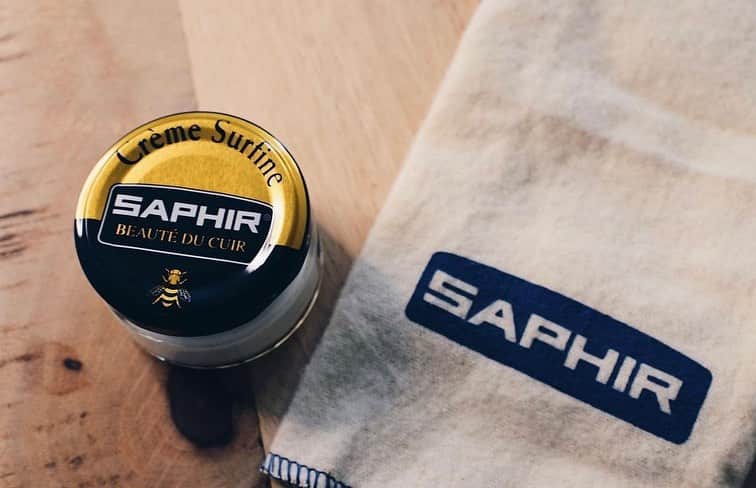 のインスタグラム：「Our Crème Surfine is a great one-in-all product. It cleans, conditions and shines the leather and the best thing, it comes in a great variety of colors!  #shinewithsaphir」