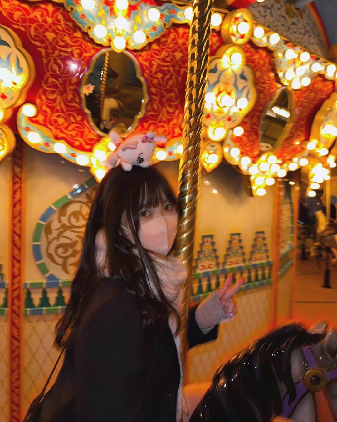 太田有紀さんのインスタグラム写真 - (太田有紀Instagram)「2月に制服ディズニーしてきた🎠♡ ・ ・ ・ #disneysea #ディズニーコーデ  #制服ディズニー #04 #akb48」4月15日 20時05分 - yuki_ota0327