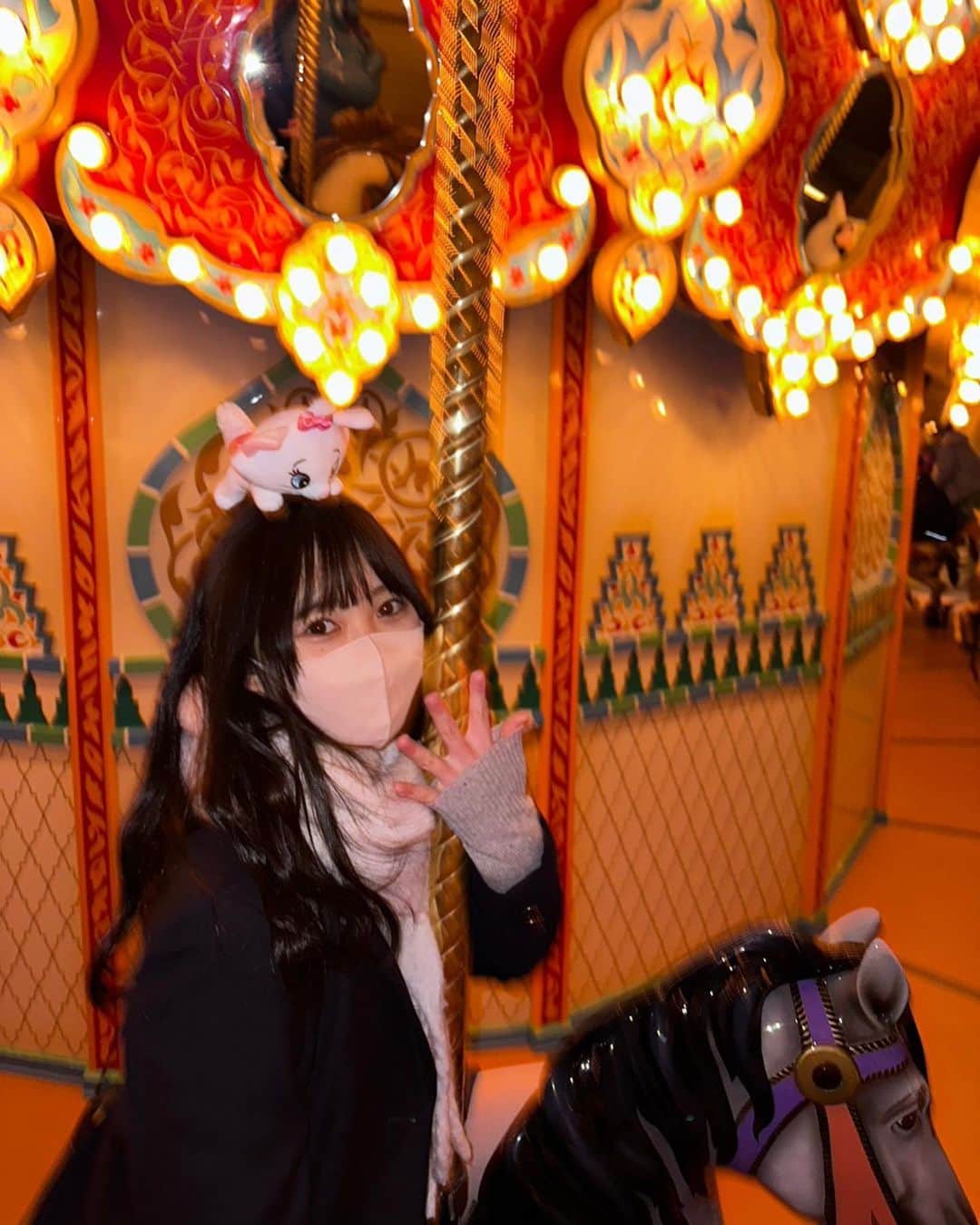 太田有紀さんのインスタグラム写真 - (太田有紀Instagram)「2月に制服ディズニーしてきた🎠♡ ・ ・ ・ #disneysea #ディズニーコーデ  #制服ディズニー #04 #akb48」4月15日 20時05分 - yuki_ota0327