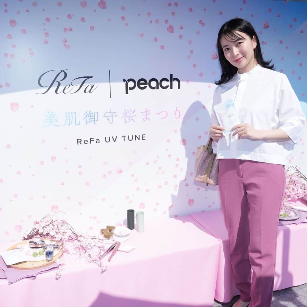岩間恵のインスタグラム：「飲むUVケアがReFaから新登場したということで、ReFaと航空会社Peachのイベントに招待していただきました🌸  2社が［美肌御守おでかけキャンペーン］の取り組みをスタートしていて、その一環のイベントだったよ🌞  あのReFaが本気で作ったUVケアの新商品で、飲むだけでインナーから紫外線ケアができるサプリメントです🌻  実は飛行機内は紫外線が強い環境って知っていましたか？ ReFaの飲むUVケアは、その中で働く客室乗務員さんのマストハブアイテム*になっているみたい🤔  私もよく飛行機に乗るから、日差しがない環境でもしっかりインナーケアしていきます💪！  *Peachの客室乗務員の100%がトライアル後も使用したいと回答(n=23)  @refa_mtg @mtg_onlineshop  #ReFaUVTUNE #リファUVチューン #リファ #ReFaタイム」