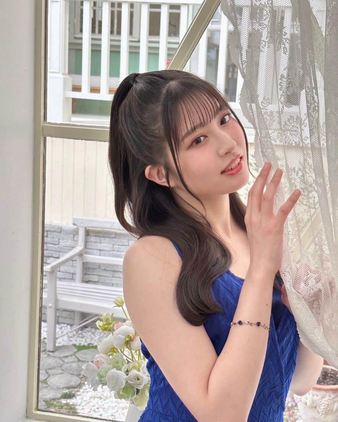 行天優莉奈のインスタグラム：「BIG ONE GIRLSはもうゲットしてくれましたか?? 大きなポスターもついててはじめてのポスターとっても嬉しいです😊 10000字インタビューはすごいボリュームすぎ！！読み応え抜群です🐝  #チーム8 #bigonegirls #オフショット  #表紙嬉しすぎる  #ポスター貼る派？ #ポスター貼らない派？」