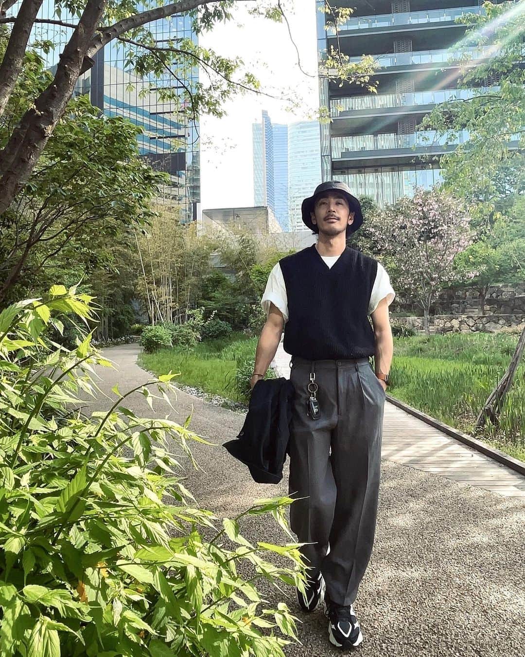 阿部大輔さんのインスタグラム写真 - (阿部大輔Instagram)「春コーデ😌 なんか脚長に盛れた😇 暖かくなってきたから弁当持ってピクニックとかしたいし、海の見える場所でカフェしたい🫰🏽 来週はひっさびさのサーフィン🏄‍♂️ あの人とあの人とサーフセッション🫣 ㅤㅤㅤㅤㅤㅤㅤㅤㅤㅤㅤㅤㅤ ㅤㅤㅤㅤㅤㅤㅤㅤㅤㅤㅤㅤㅤ」4月15日 20時22分 - daisuke.abe_official