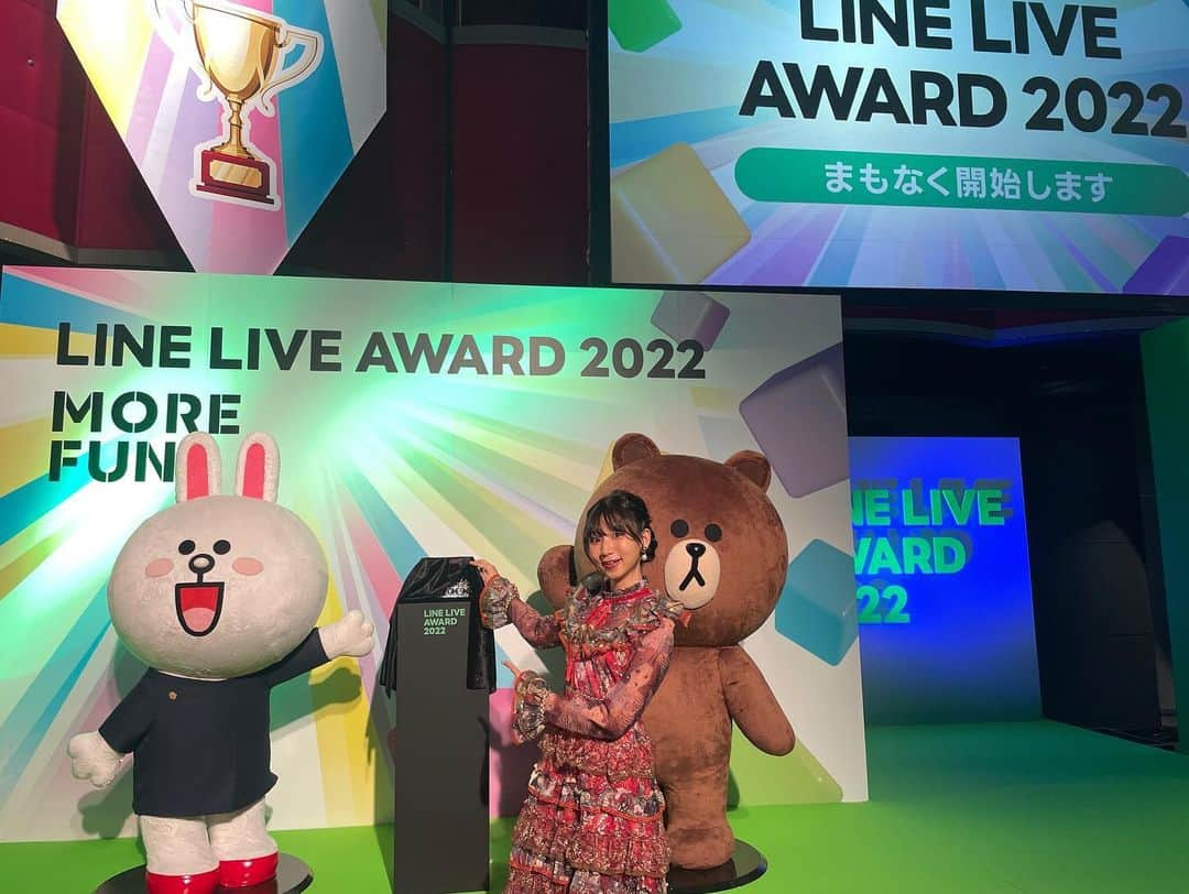 よよよちゃんさんのインスタグラム写真 - (よよよちゃんInstagram)「LINE LIVEおおきに！！！ 毎日楽しかったです！！  グランプリに戴冠されるキラッキラの王冠 布だけ触ってきました」4月15日 20時27分 - yoyoyochan_insta