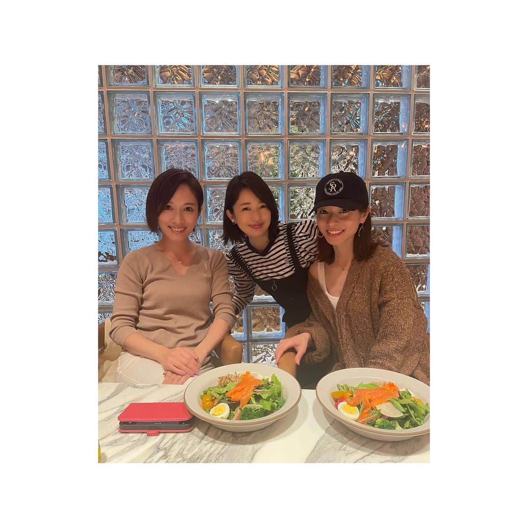 前田真理子のインスタグラム：「今日も今日とて、大満足のほぼ同期会でした！ 思い出話に盛り上がり、その場で、当時の部長を“後日の私たちランチ”に誘う私でした。」