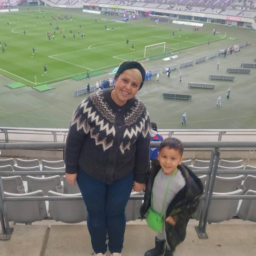 シモネさんのインスタグラム写真 - (シモネInstagram)「人生初のスタジアム、そしてサッカー観戦！#4歳児   東京FC負けたけど、楽しかったよ！！  #4anos , pela primeira vez em um estádio e pela primeira vez jogo de futebol!! O FCTokyo perdeu mas nós adoramos o jogo !  #fc東京 #fctokyo」4月15日 20時34分 - shiichanbrasil
