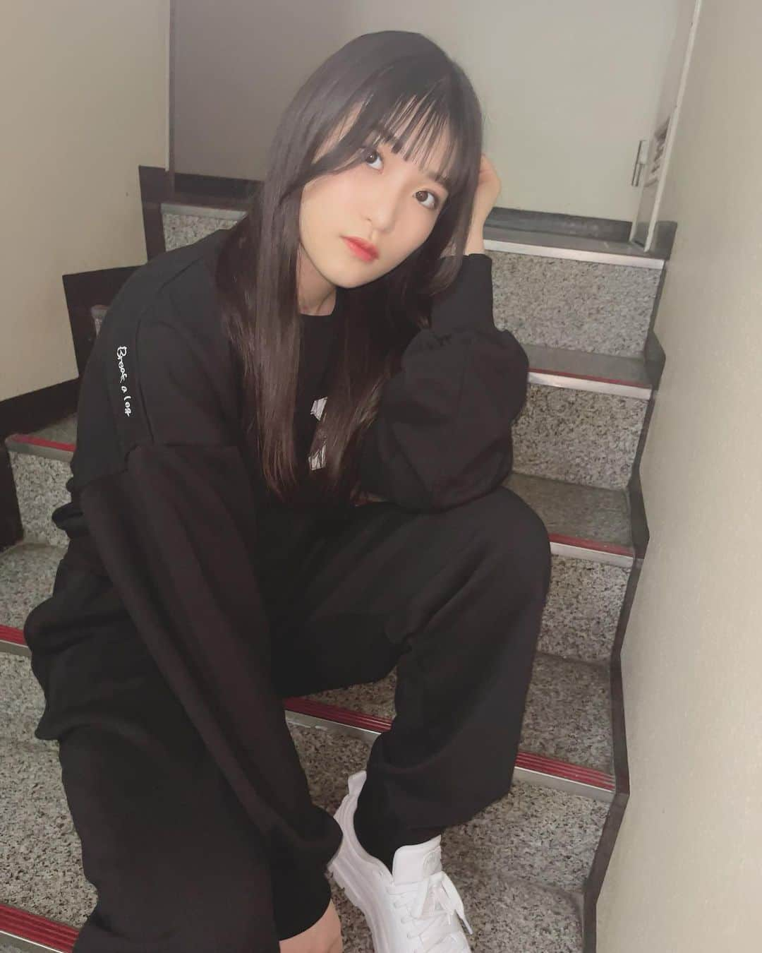 住田悠華さんのインスタグラム写真 - (住田悠華Instagram)「【 X-girl × NICO 】のコラボ服🖤  にこちゃんの名前が刻まれてて大興奮です🥺🫶🏻 好きなファッション🖤  今日は、イースター生写真サイン会でした✨ お家に帰って裏までかきかきしたので届くのお楽しみに💕  ありがとうね🫣🤍  今日も1日お疲れでした💓💓💓  #xgirl #平成フラミンゴ さん#にこちゃん #私服 #fashion #japan #idol #18 #05 #アップアップガールズ仮 #住田悠華」4月15日 20時47分 - uugirl_new_haruka