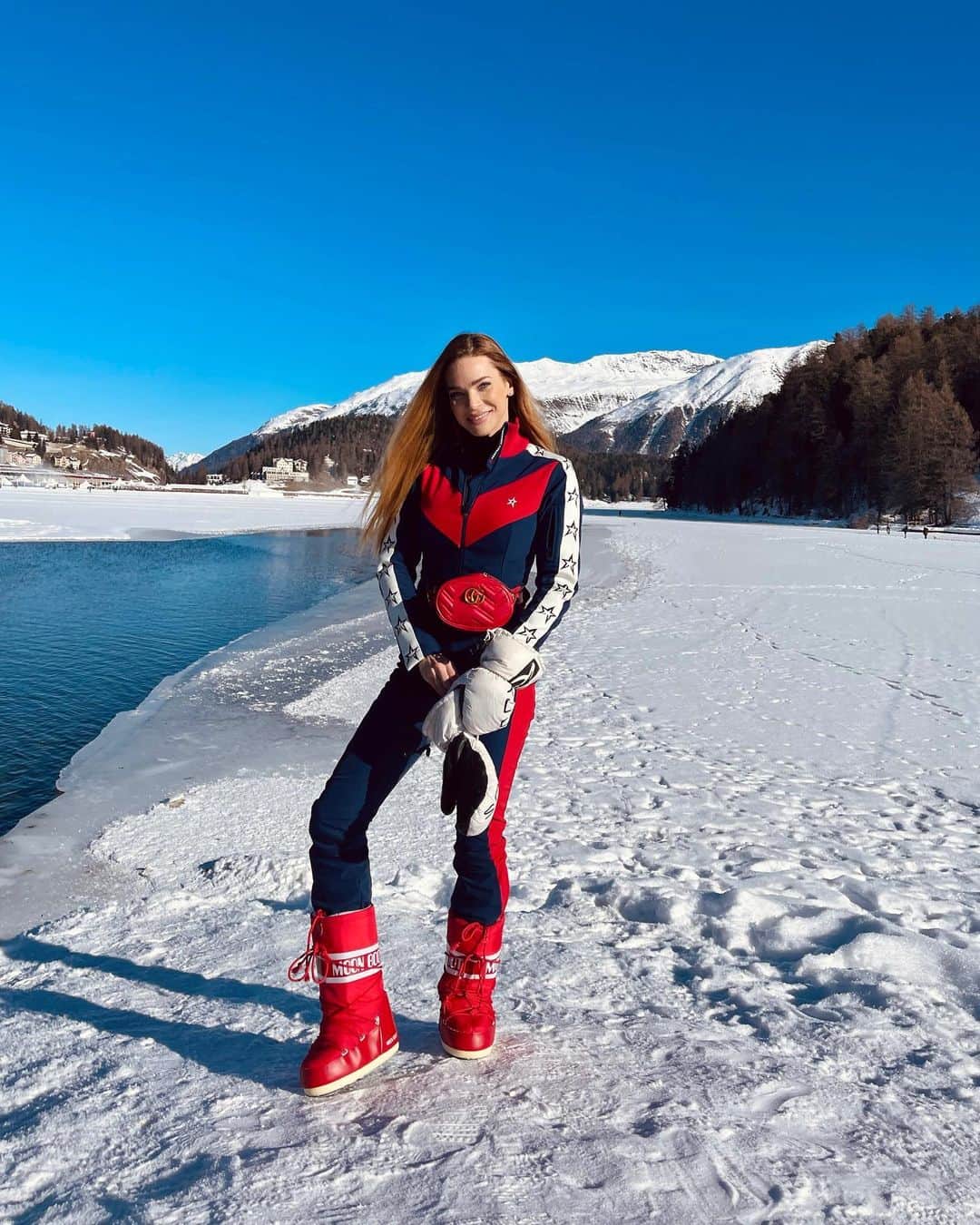 アンドレア・ヴェルソワのインスタグラム：「🤍💙😍 #perfectmoment  #stmoritz」