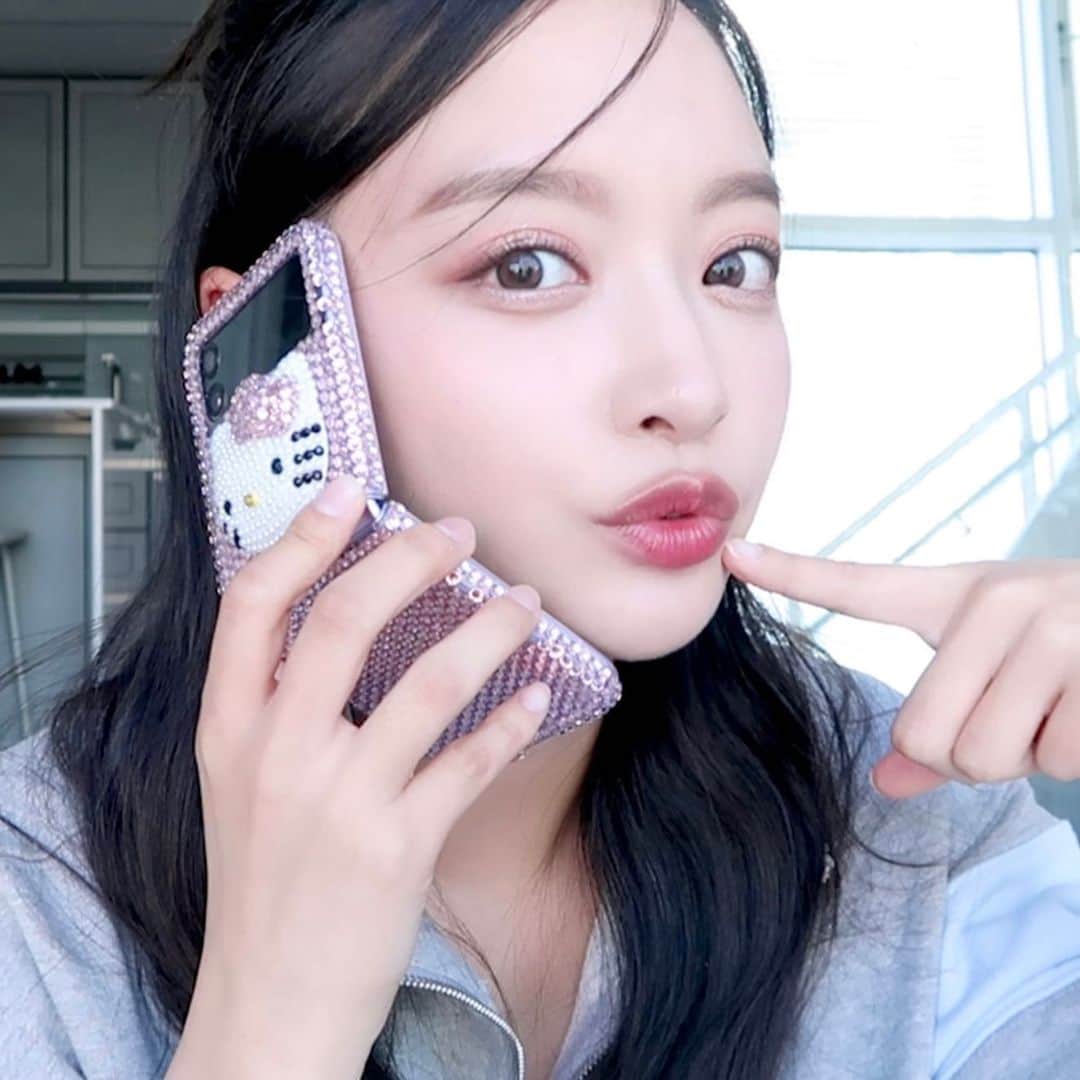 ᴅᴏᴜʙʟᴇsᴏᴜᴘのインスタグラム：「요즘 산 아이템 소개 🤍 넘 가성비에 존예 꿀템 많아가지구…. 안보면 진짜 손해임… ✨   最近買ったアイテム紹介 🤍 とてもコスパで超キレイなアイテムが多くて···. 見ないと本当に損だよ··· ✨」