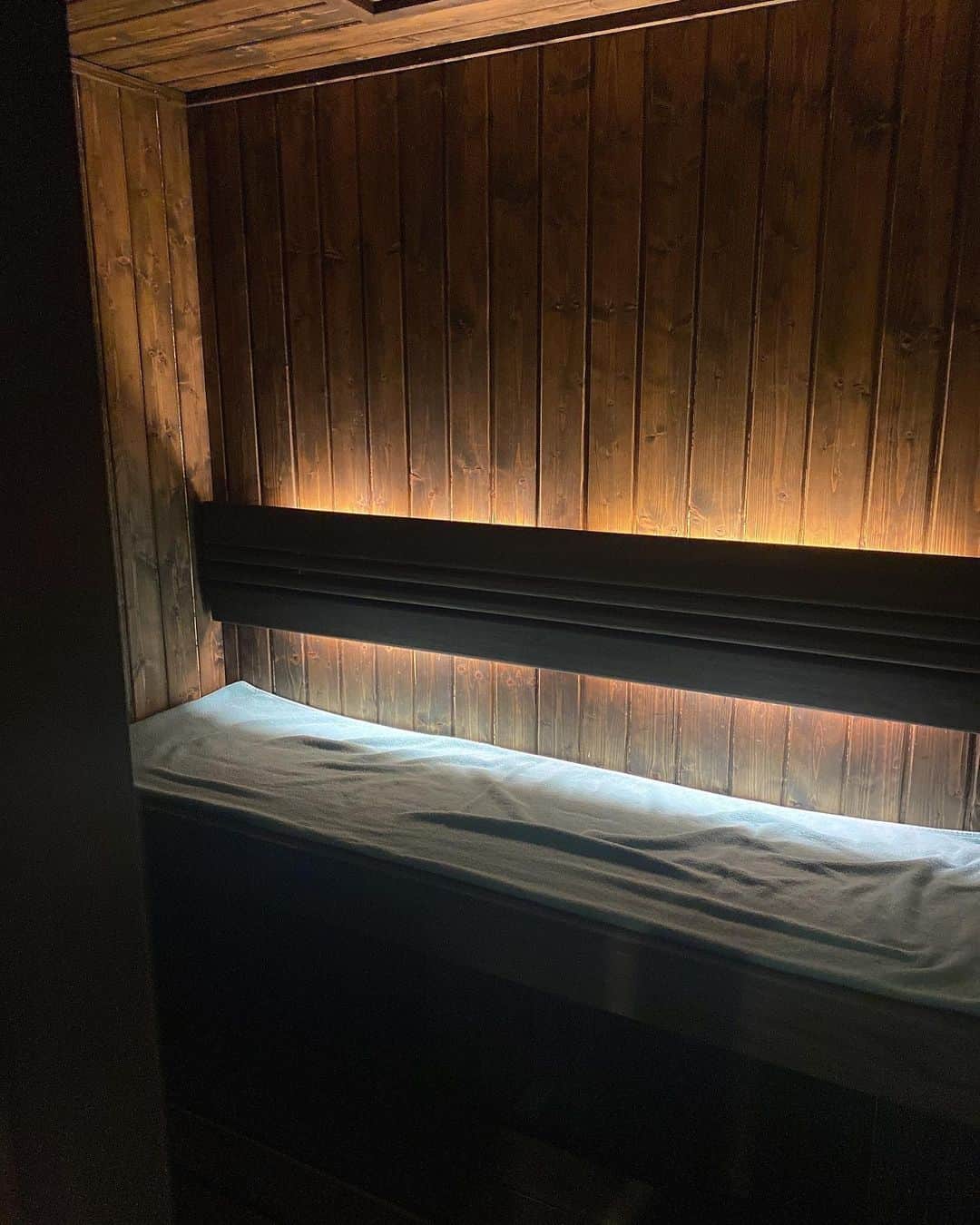 星島沙也加さんのインスタグラム写真 - (星島沙也加Instagram)「札幌にある個室サウナ🧖‍♀️ 水風呂が冷たくてサウナの温度も 100度近く上がる🥰 広いベランダもあって外気浴気持ちよかった🙆‍♀️  #サウナ#サウナー#サウナ女子#サウナイキタイ」4月15日 21時13分 - sayaka_hoshijima