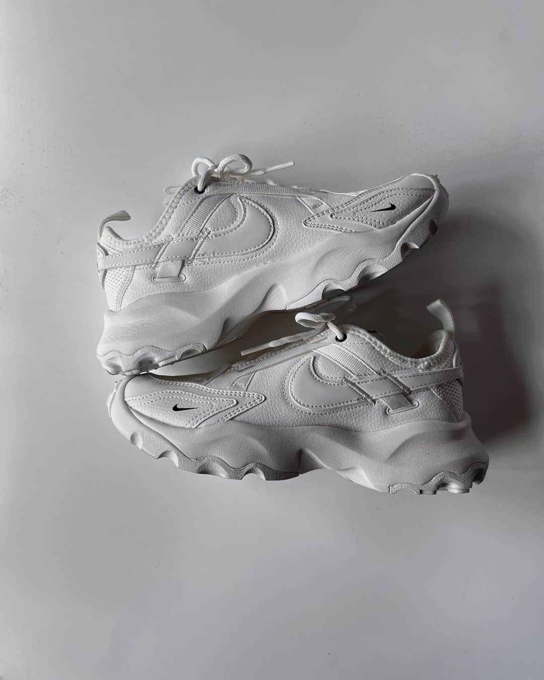 Rika Sasaki JPNのインスタグラム：「久しぶりにNIKEでこれすきぃ！って なったのに私のサイズ完売してて、 落ち込んでたら🧑🏾‍🦱が探してプレゼント してくれた🫶🏽 @nike」