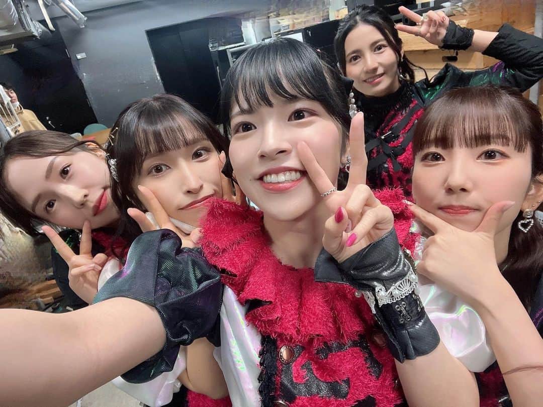 松崎博香のインスタグラム：「ツアーファイナルありがとうございました✈️🩵 　 メンバーもみんなのことも 大好きだなぁって 改めて感じたツアーでした😊🫶🏻 　 応援してくれてたみんなも 本当にありがとう🫶🏻  これからもスタマリを好きでいてね😊🩵 　 #starmarie15thツアー #スタマリ #STARMARIE #selfie #selca #like #fyp #lll #셀카 #셀스타그램 #맞팔 #맞팔해요 #좋아요 #맞좋」