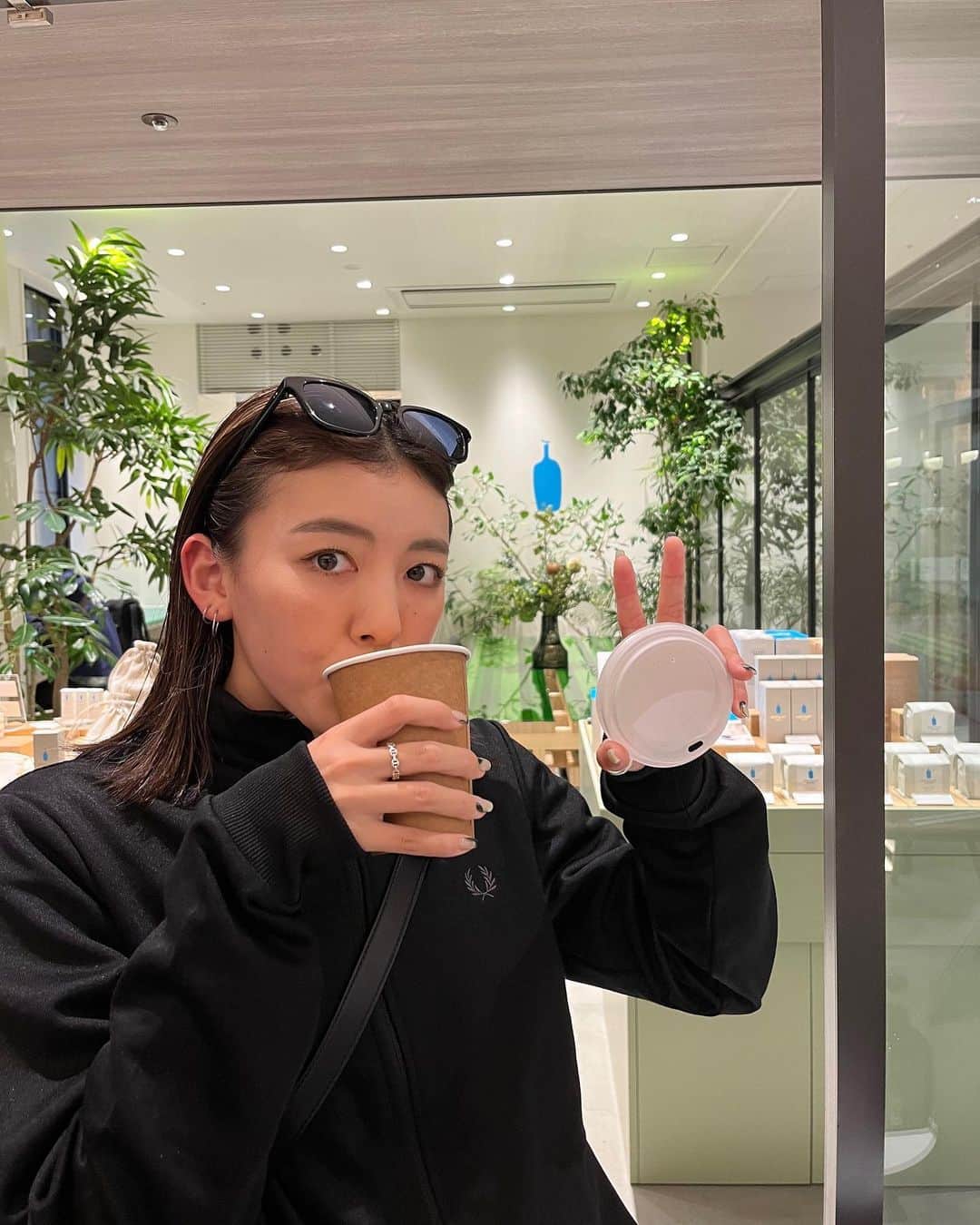 近藤沙良さんのインスタグラム写真 - (近藤沙良Instagram)「雨でも楽しいよねっ☔️  #kyotodate #kyotofood #kyototrip  #bluebottlecoffeekyoto #京都カフェ #京都コーヒー #京都デート #京都グルメ #京都観光 #夫婦デート #京都おすすめスポット #京都旅 #デートスポット #夫婦の時間 #夫婦二人暮らし #夫婦円満の秘訣」4月15日 21時30分 - saaara57