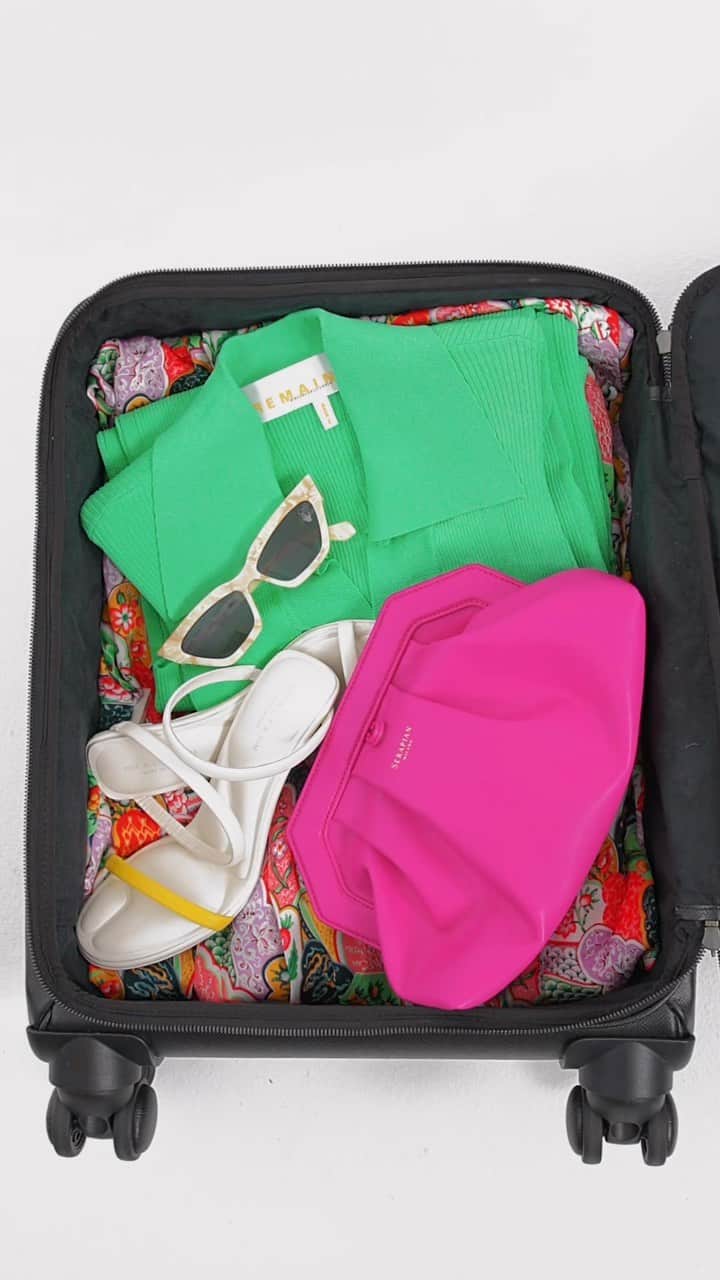 The Outnetのインスタグラム：「Your excuse to plan your weekend get away is here. Head to our link in bio to shop more from the vacation edit」