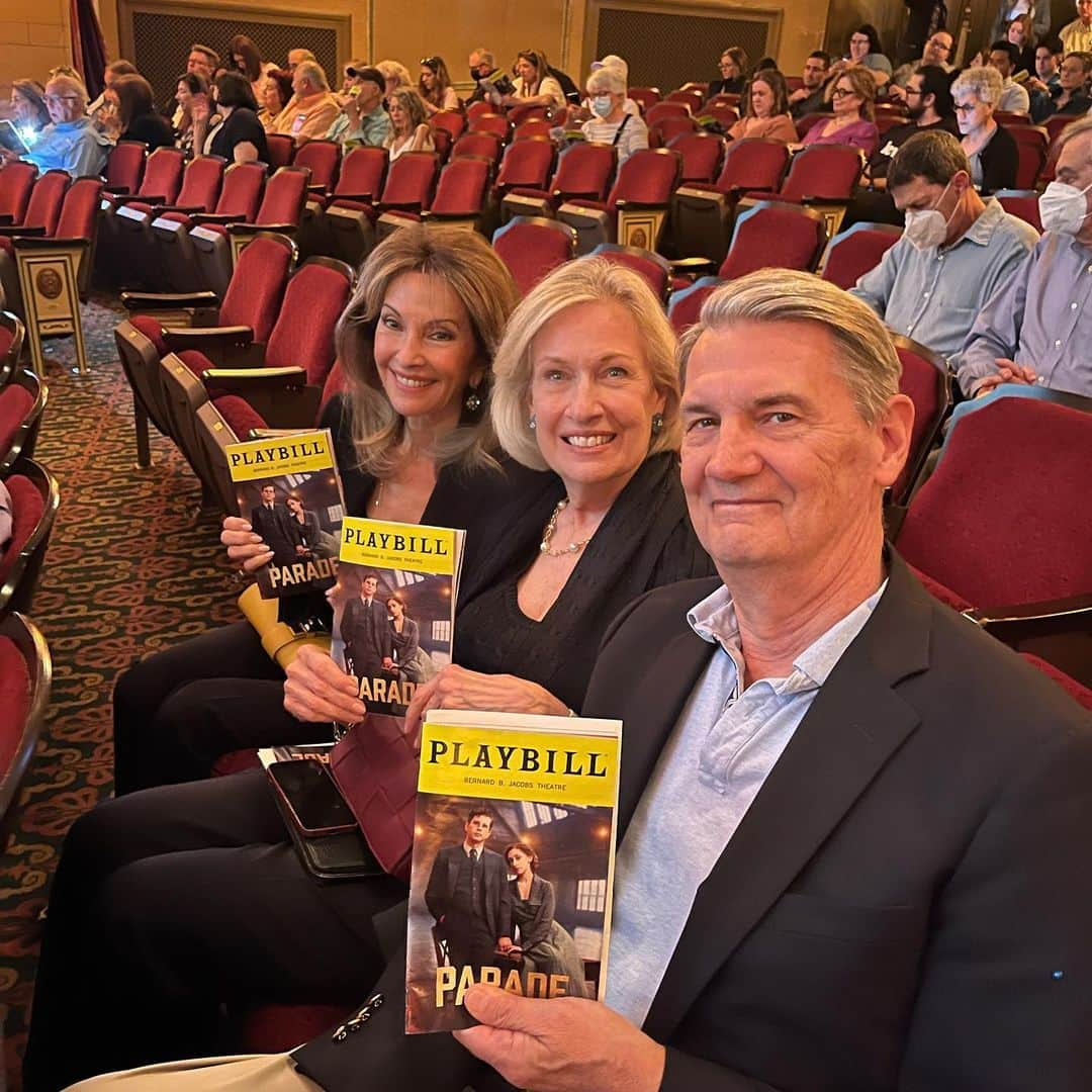 スーザン・ルッチさんのインスタグラム写真 - (スーザン・ルッチInstagram)「Together again❤️❤️❤️PARADE—so lucky to witness this astonishing play—and national treasure BEN PLATT’s soaring voice and gut-wrenching performance!!! 👏👏👏👏👏👏👏👏👏👏👏👏 #phenominalcast #broadwayatit’sbest」4月15日 21時28分 - therealsusanlucci