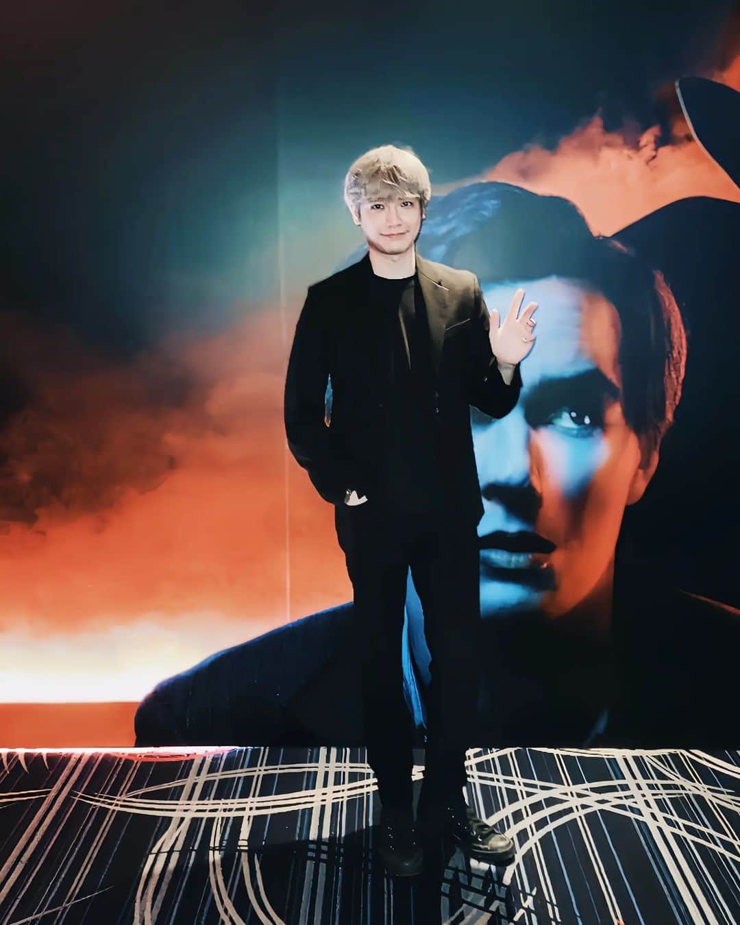 ハン・チャン（張行）のインスタグラム：「Thanks for having me.《吸血鬼特助：雷菲爾》（Renfield） 出乎意料的歡樂，凱吉(Nicolas Cage)重返榮耀 🤩 謝邀」