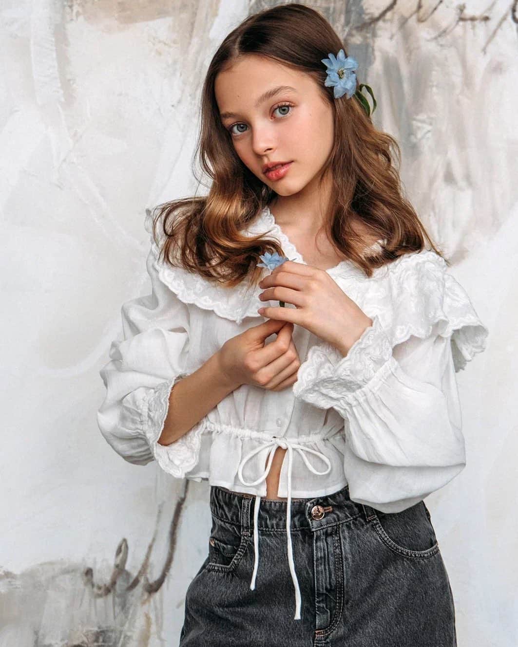 アンナ・ヴァワガのインスタグラム：「🤍」