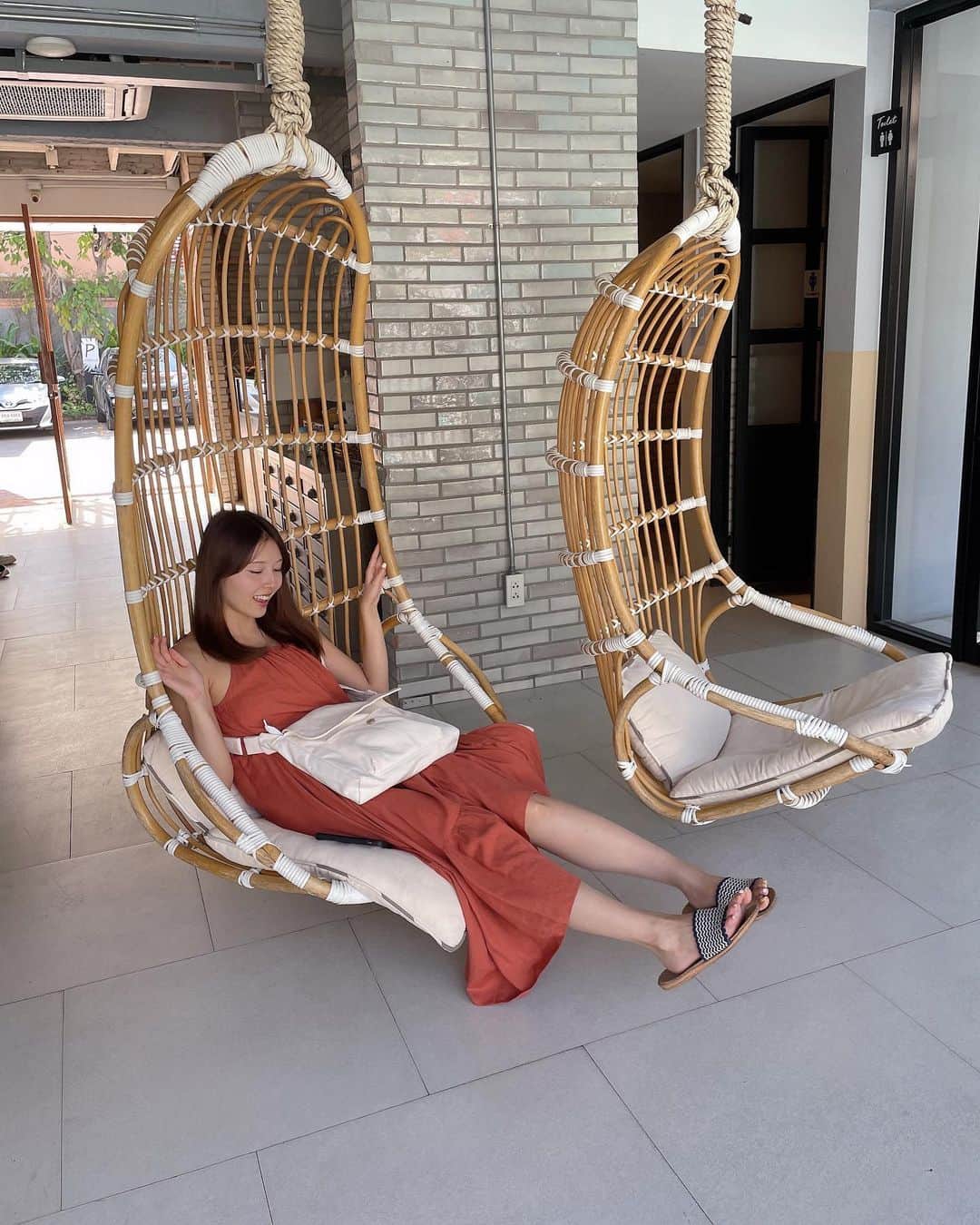 菊原梨華のインスタグラム：「・ ・ @treevanaclubchiangmai   タイのチェンマイで泊まったホテル🇹🇭  ここ安いのにホスピタリティ凄くて 朝ごはんもよかった🥹💓  チェンマイ行く人おすすめ！  タイ旅行本当に楽しすぎたんだよなー🇹🇭🥹  ハノイで2人で旅行に5日間も行けるほど仲良しの友達に出会えたことが何よりも嬉しいけど🥰  #タイホテル#チェンマイホテル#チェンマイ #チェンマイ旅行#Chiengmaihotel#chiengmaitrip #タイ旅行」