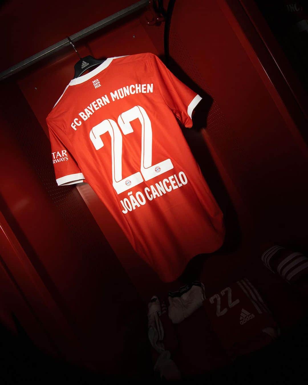 バイエルン・ミュンヘンさんのインスタグラム写真 - (バイエルン・ミュンヘンInstagram)「🔴 𝑨𝒍𝒍 𝒊𝒏 𝒓𝒆𝒅 🔴  #FCBayern #MiaSanMia #FCBTSG #packmas」4月15日 21時41分 - fcbayern
